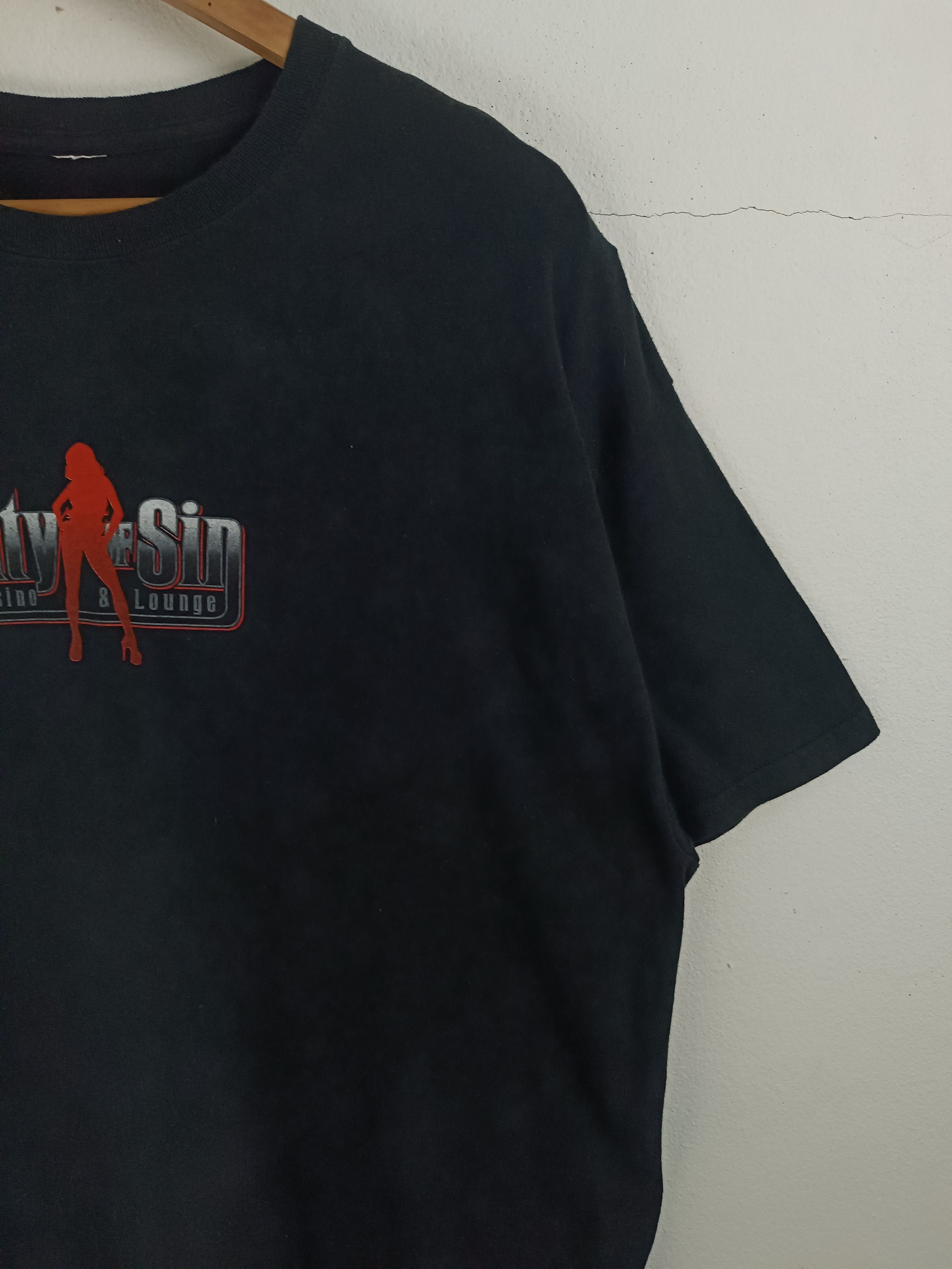 Other VINTAGE CITY OF SIN CASINO SEXY HUMOR RARE VEGAS GAME TEE Size US XL / EU 56 / 4 - 6 Thumbnail