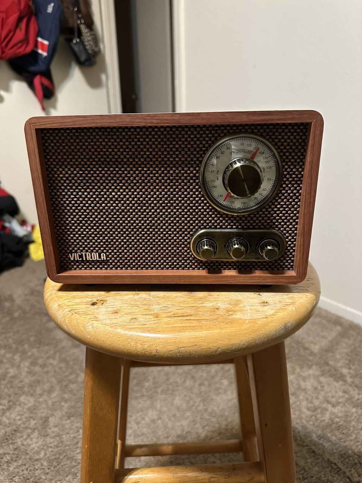 Nike Vintage Victrola retro ”walnut” bluetooth AM/FM radio 00s Size US L / EU 52-54 / 3 - 1 Thumbnail