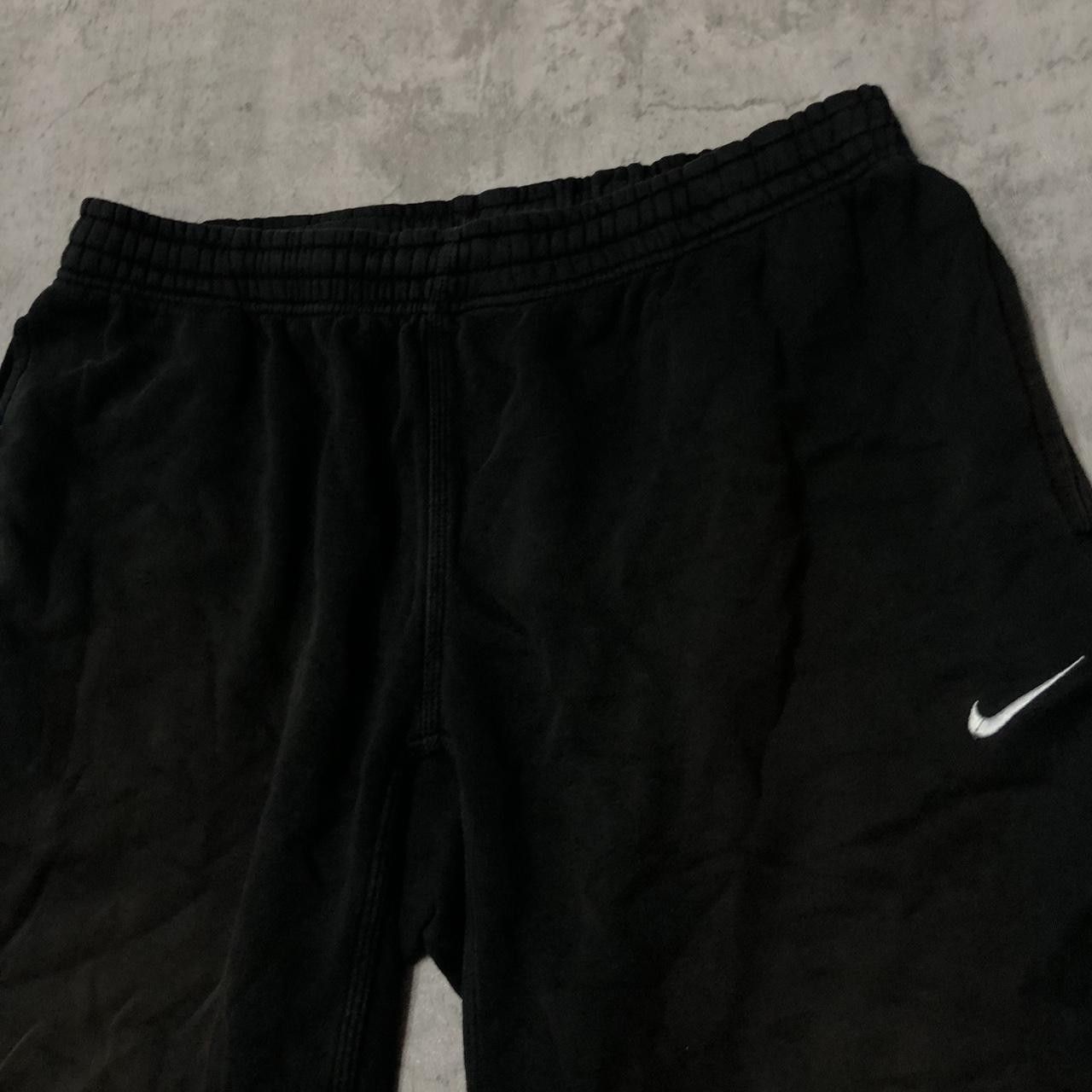 Nike Nike black and white sweat shorts Size US 36 / EU 52 - 2 Thumbnail