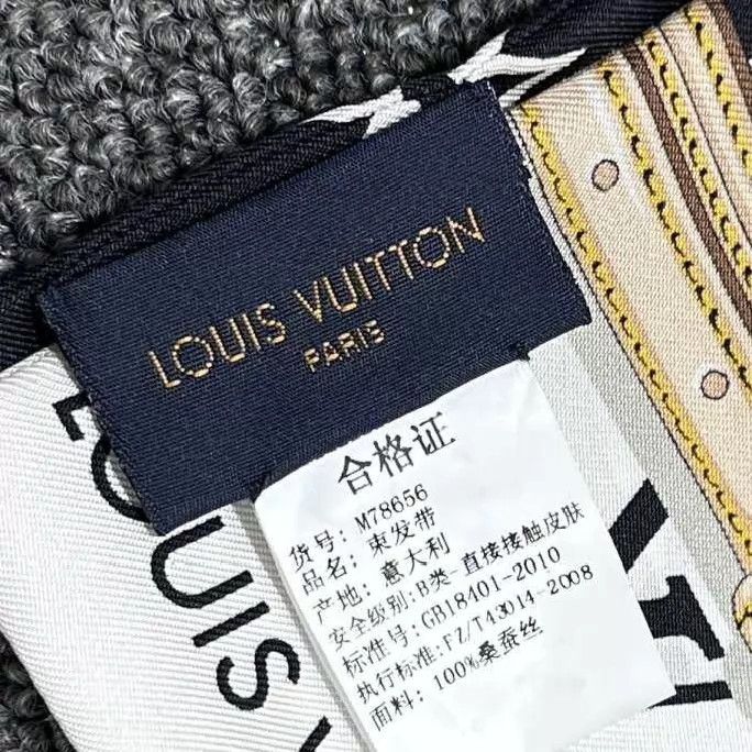 Louis Vuitton LV Monogram Printed Silk Scarf (New) Size ONE SIZE - 4 Thumbnail
