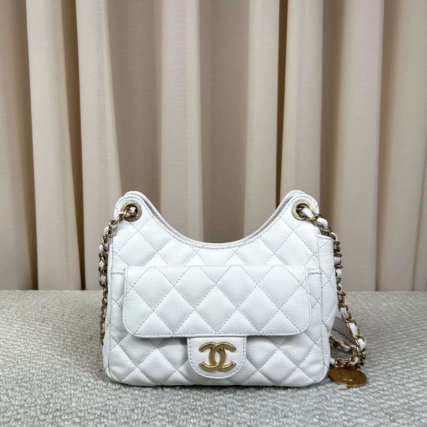 Chanel Pre-loved Bag Very good condition Size ONE SIZE - 1 Thumbnail