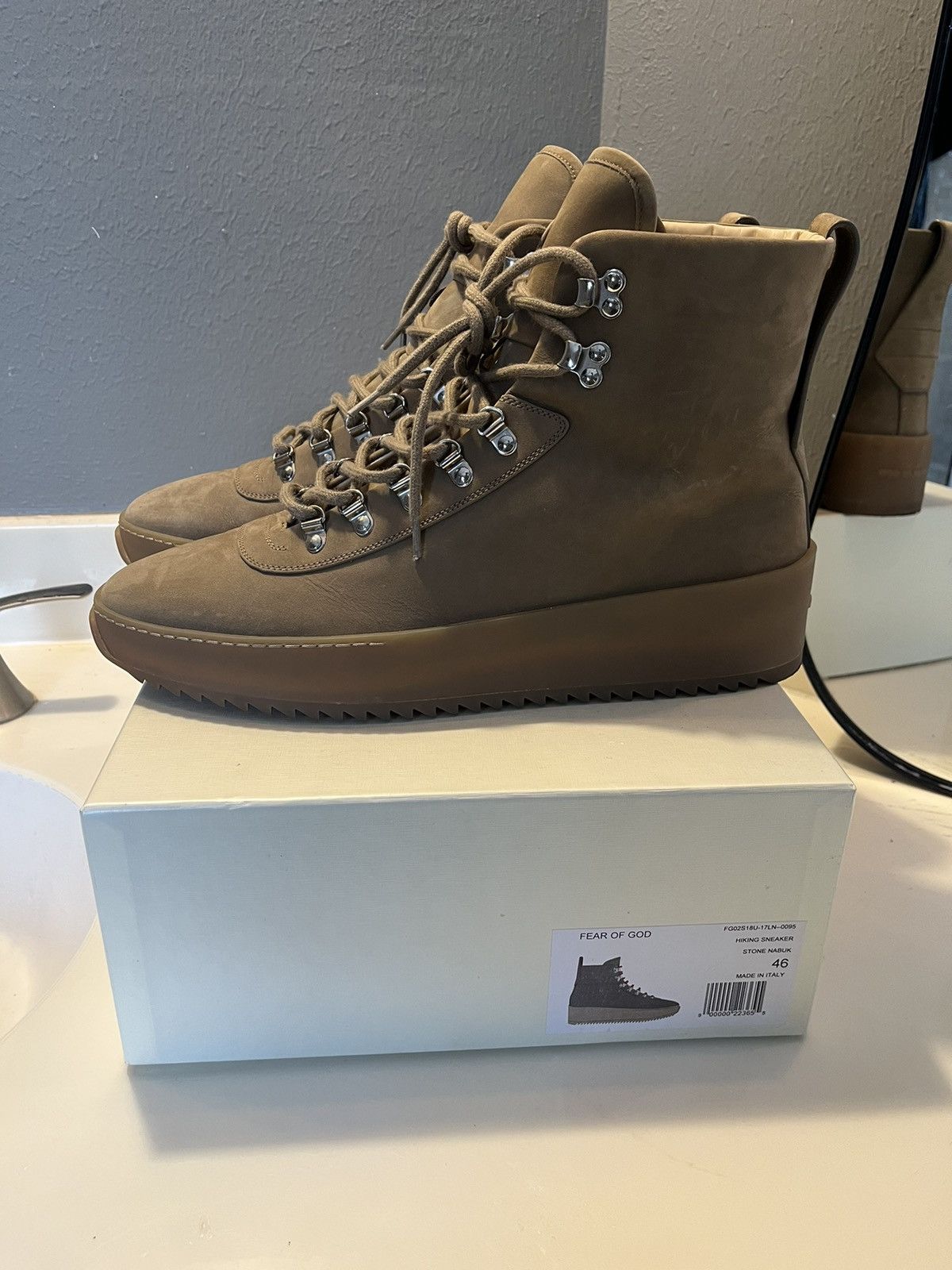 Fear of God Fear Of God Hiking Sneaker Stone Suede sz 13/46 Brand New Size US 13 / EU 46 - 1 Thumbnail