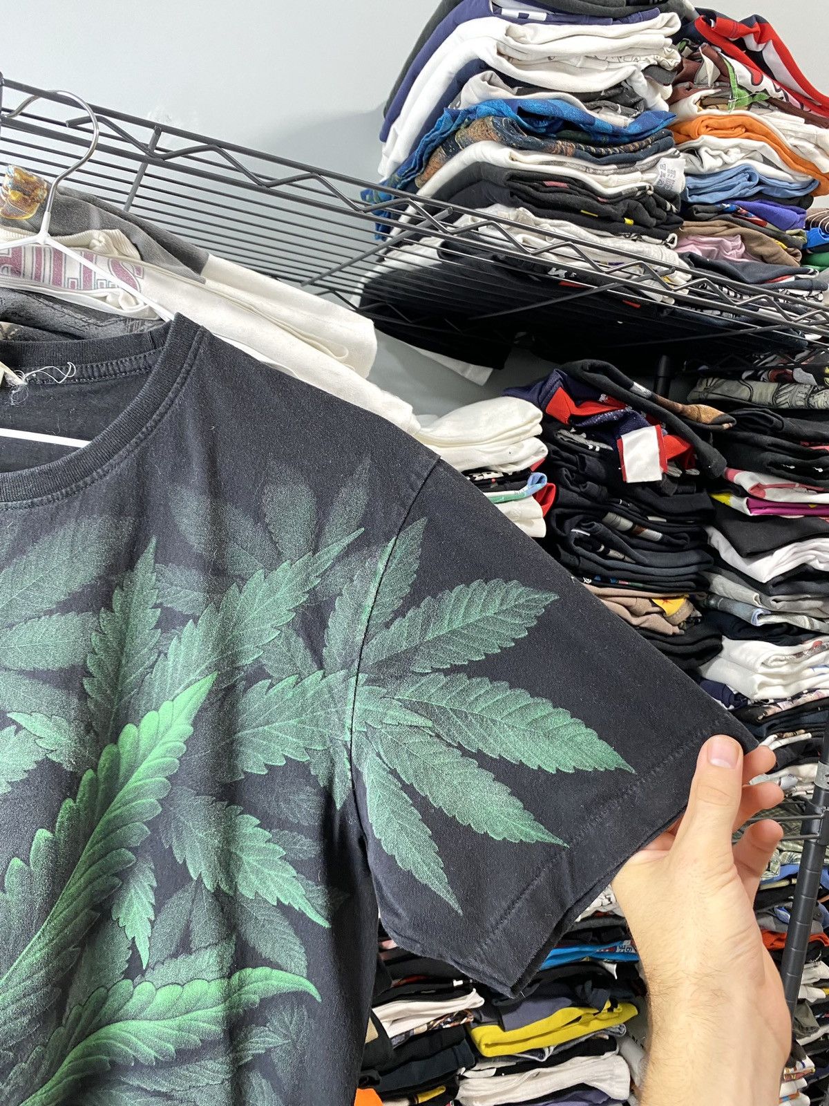 Band Tees 90’s Vintage All Over Print Marijuana T Shirt Cannabis Weed Size US M / EU 48-50 / 2 - 5 Thumbnail