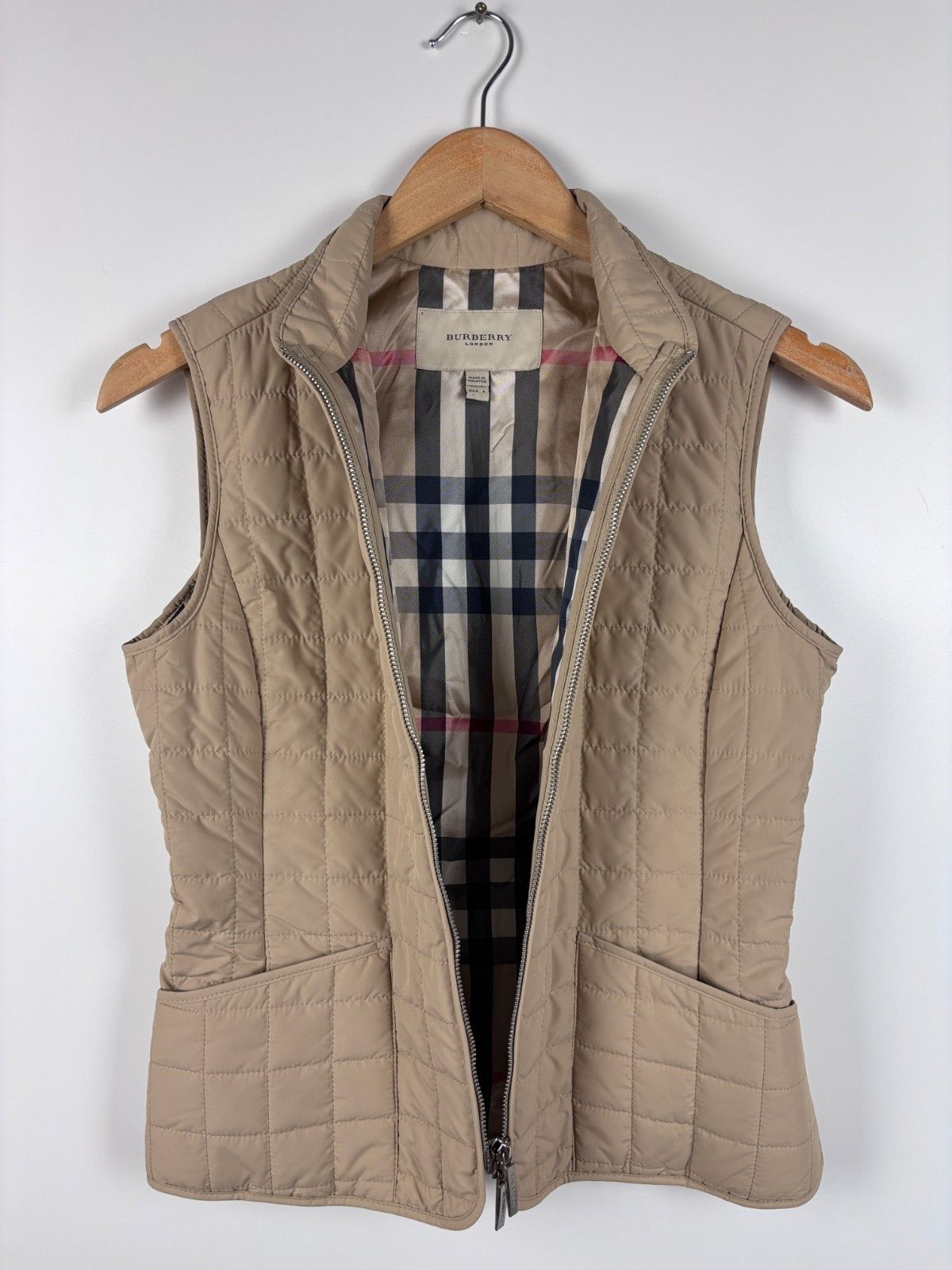 Burberry Burberry London Quilted Vest Jacket Nova Check Lining US 4 Size S / US 4 / IT 40 - 1 Thumbnail