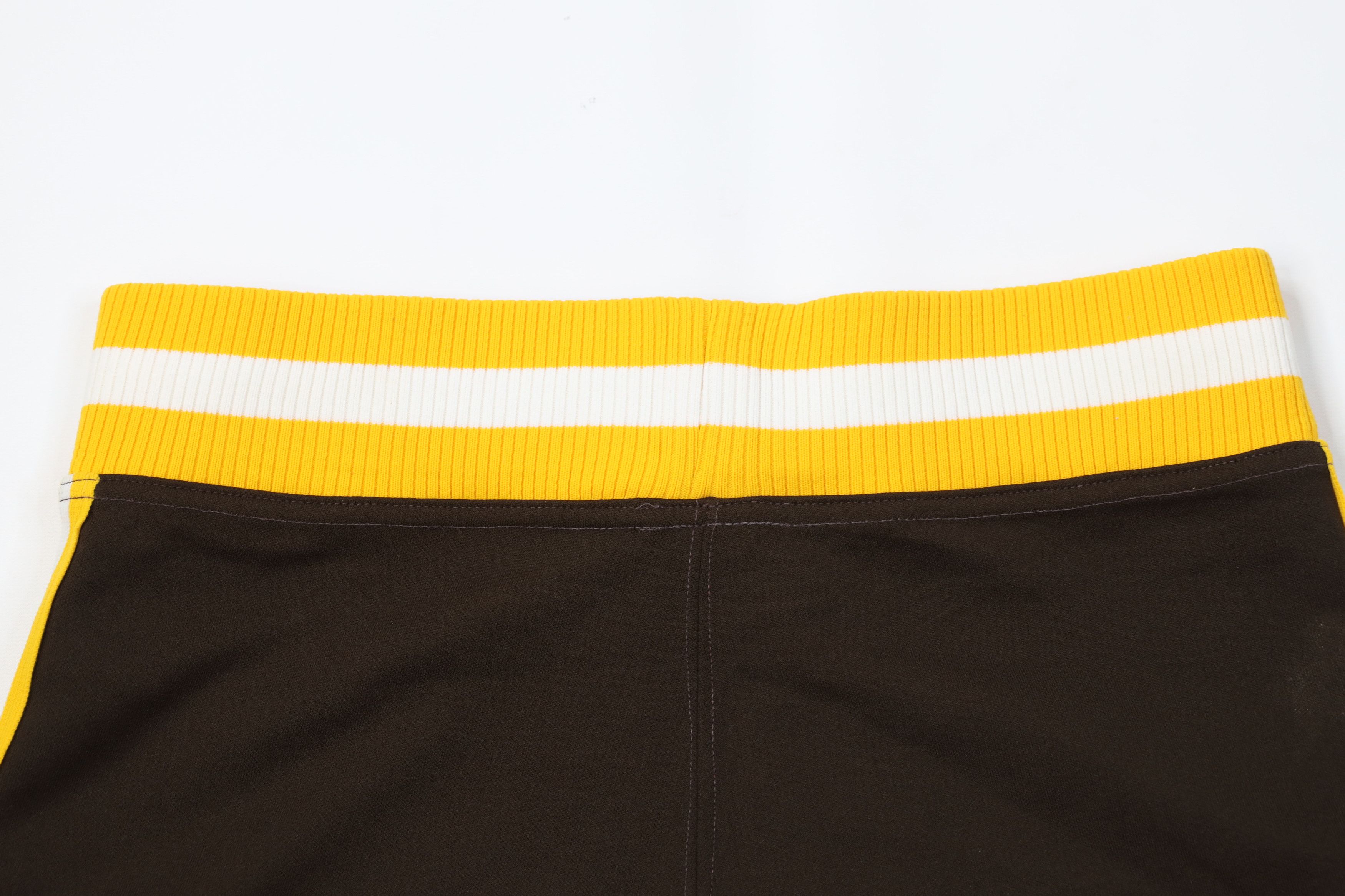 Vintage Vintage 70s Streetwear Knit Basketball Shorts Brown USA Size US 36 / EU 52 - 8 Thumbnail