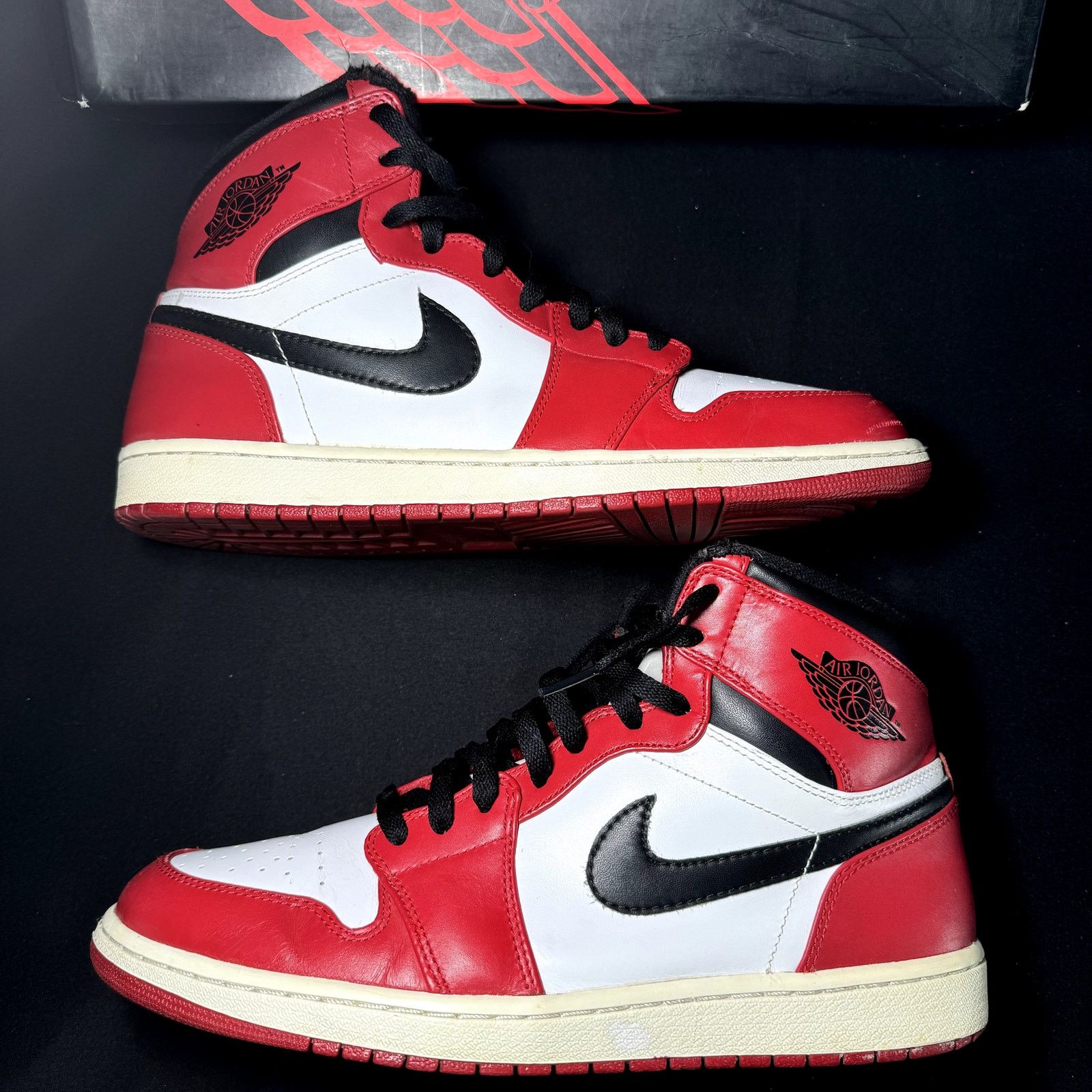 Jordan Brand Nike Air Jordan 1 Retro High Chicago 2013 Men's Shoes Size US 11.5 / EU 44-45 - 2 Thumbnail
