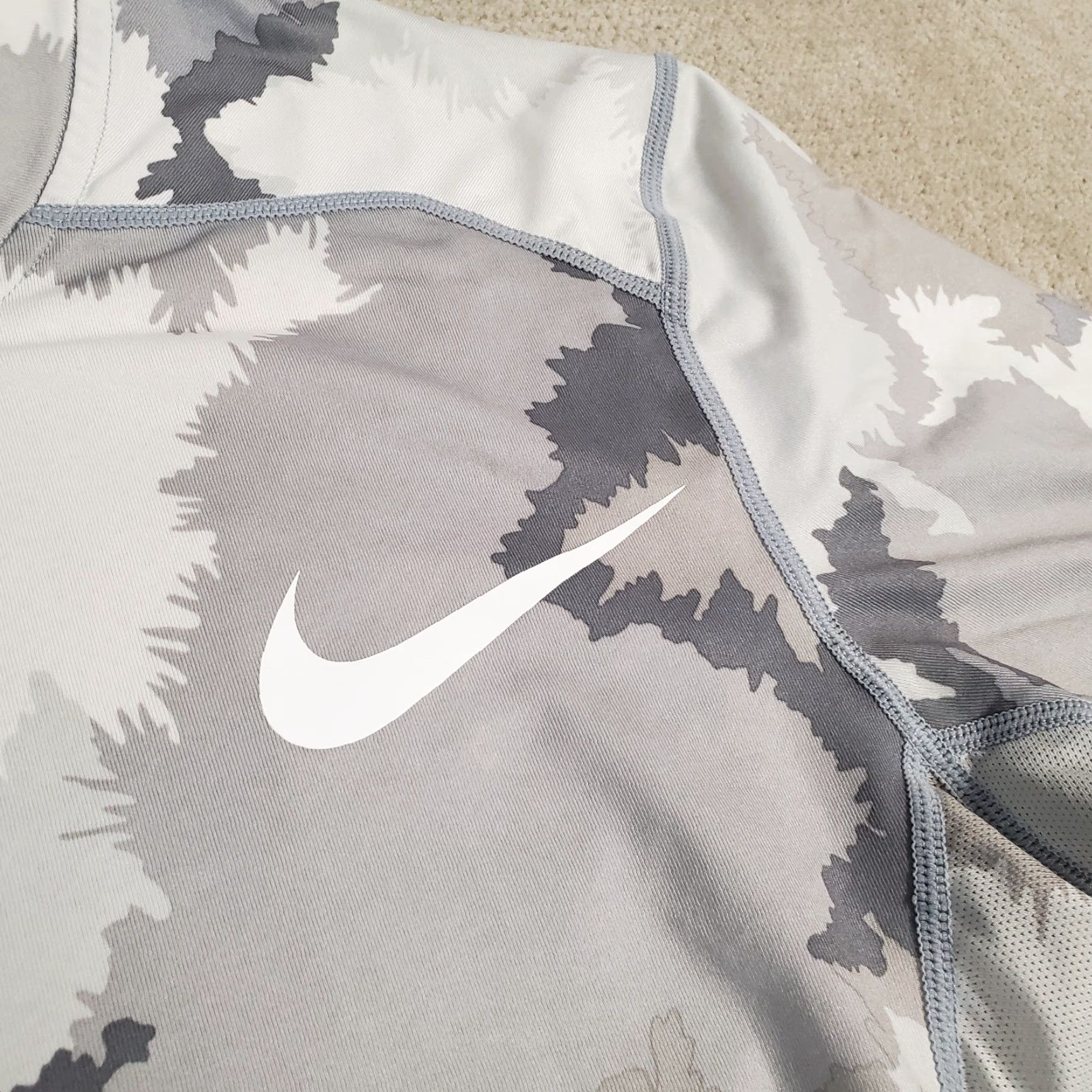 Nike Nike Pro Hypercool Shirt Mens M Gray Camo Fitted Performance Stretch 801805 Size US M / EU 48-50 / 2 - 3 Thumbnail