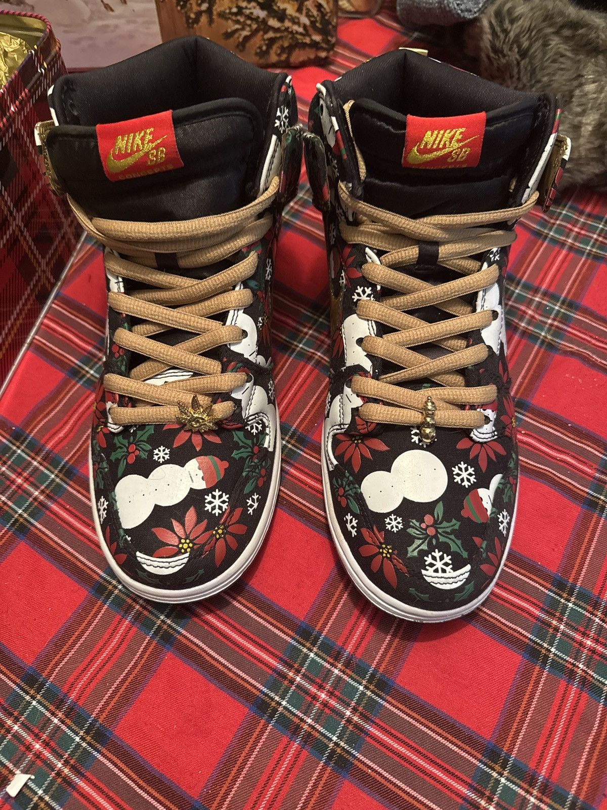 Nike Nike Dunk Hi Pro Ugly Christmas Sweater Special Box Size US 11 / EU 44 - 3 Thumbnail