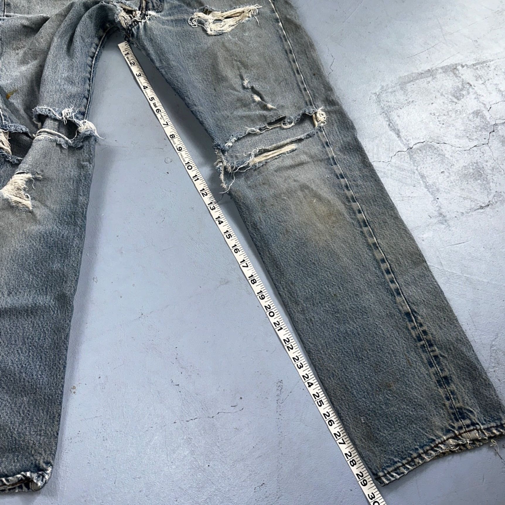 Levi's VINTAGE Levi's 501 Jeans 80s USA Redline Selvedge Thrashed 33x33 Act 31x30 Denim Blue Cotton Straight Mens Jeans 501 XX Size US 33 - 5 Thumbnail