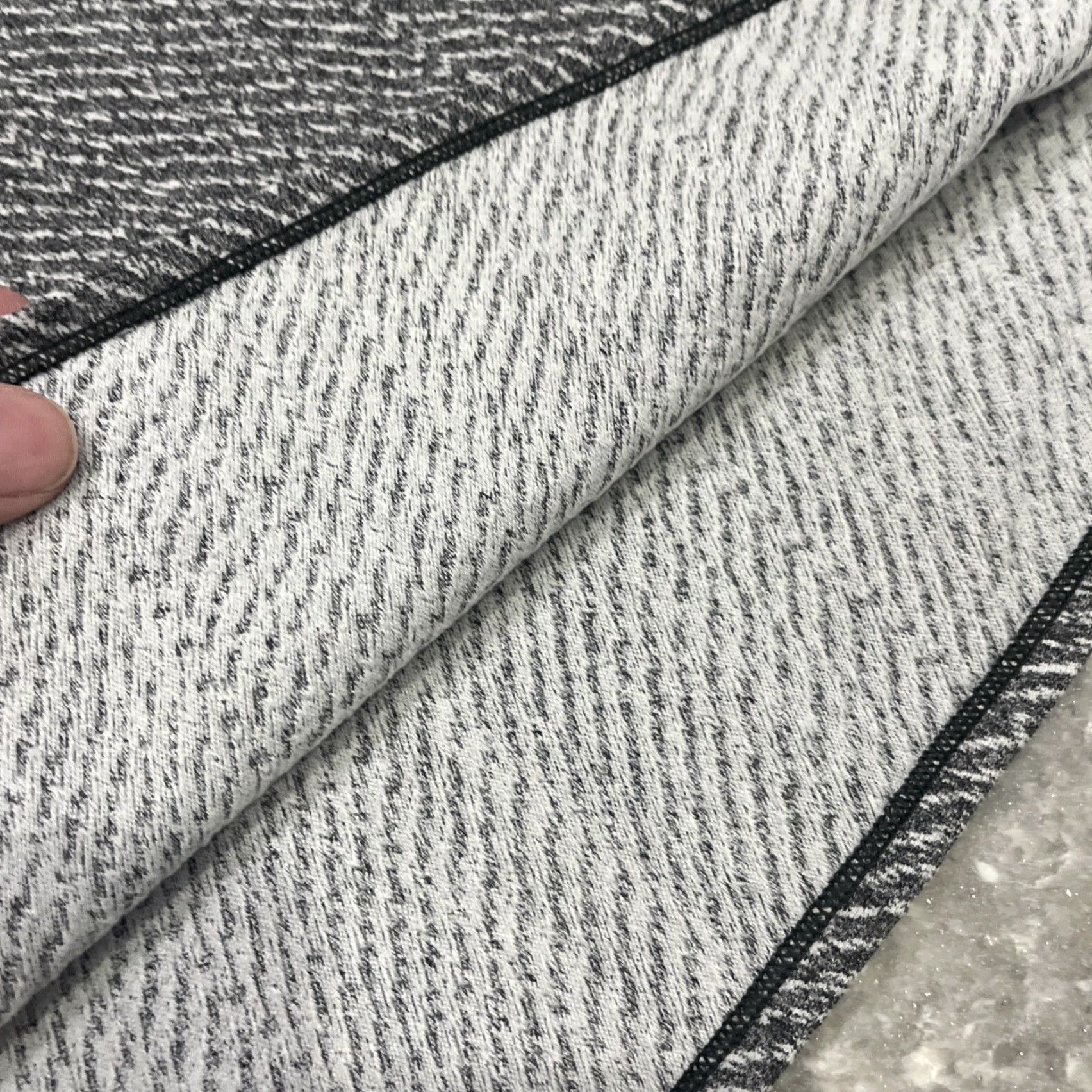 Lululemon Lululemon Scarf Infinity Wrap Vinyasa Knit Gray Black Logo Womens One Size Neck Warmer Multifunctional Autumn Winter Spring Size ONE SIZE - 4 Thumbnail
