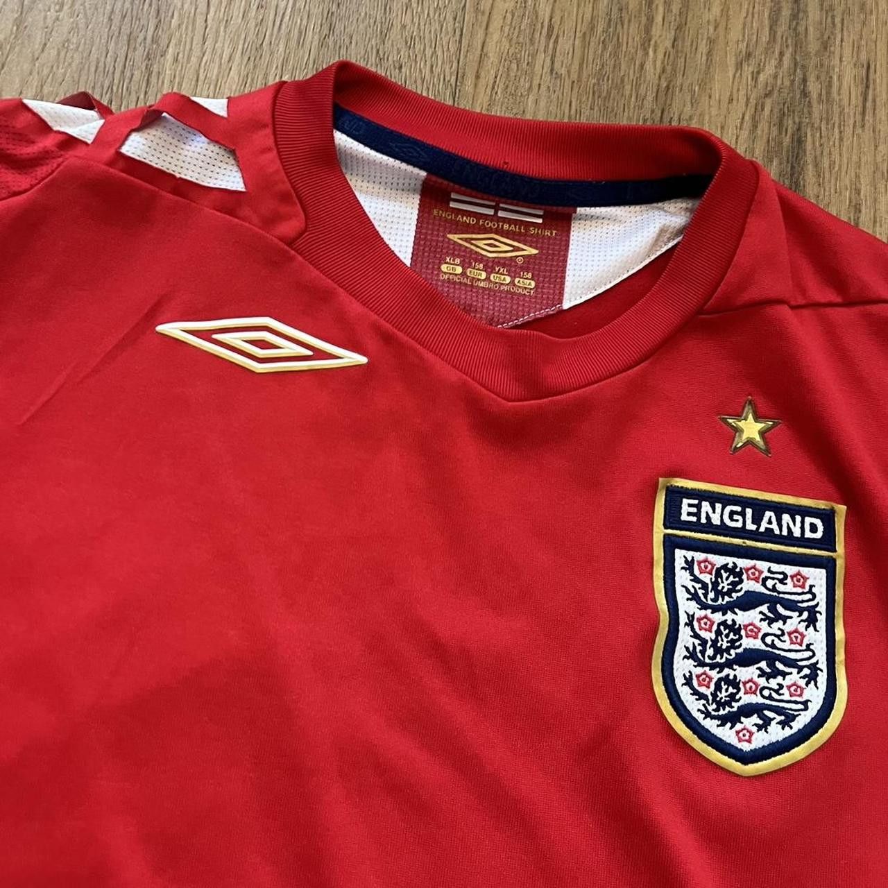 Umbro 2006-08 England Home Umbro Football Shirt y2k 2000s Size US S / EU 44-46 / 1 - 3 Thumbnail