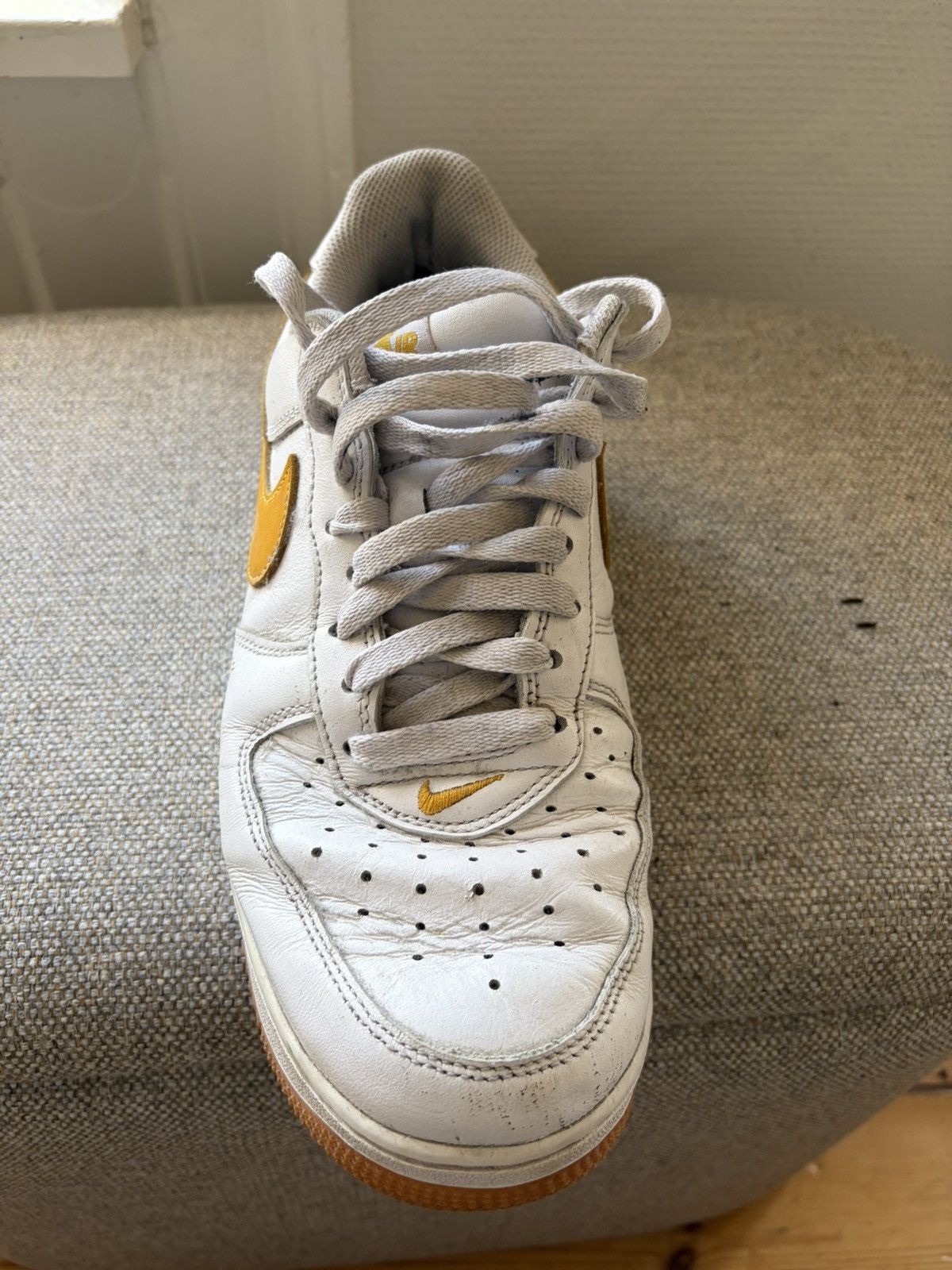 Nike Nike air force 1 gumsole yellow swoosh Size US 9.5 / EU 42-43 - 8 Thumbnail
