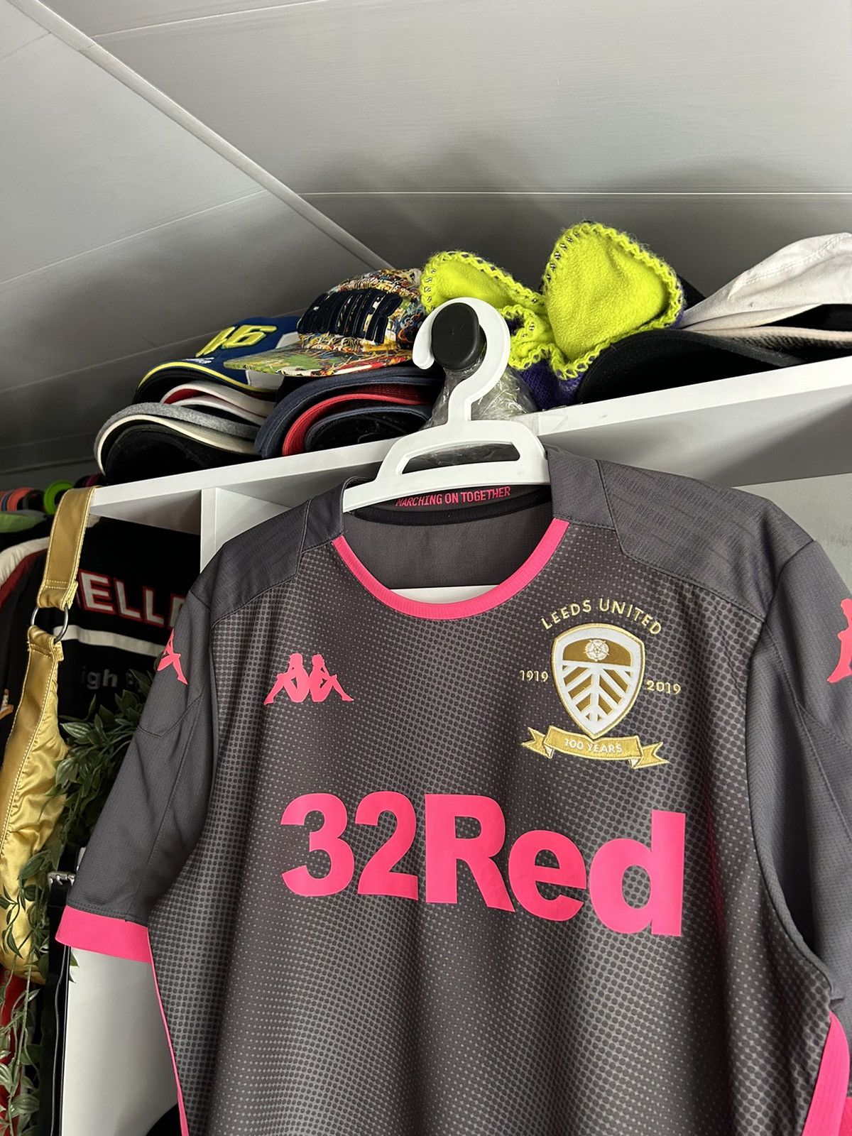 Kappa Leeds United 2019/20 away kappa jersey Size US M / EU 48-50 / 2 - 5 Thumbnail