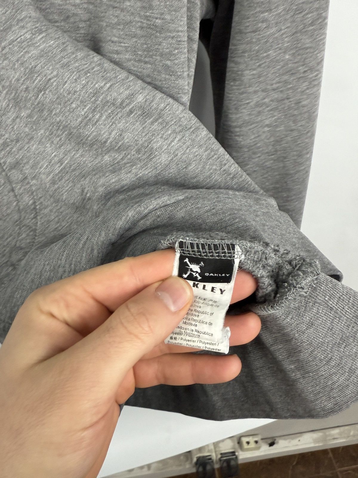 Oakley 🇺🇸 Vintage Y2K Oakley Outdoor Hoodie Rare Retro Hype Size US L / EU 52-54 / 3 - 7 Thumbnail