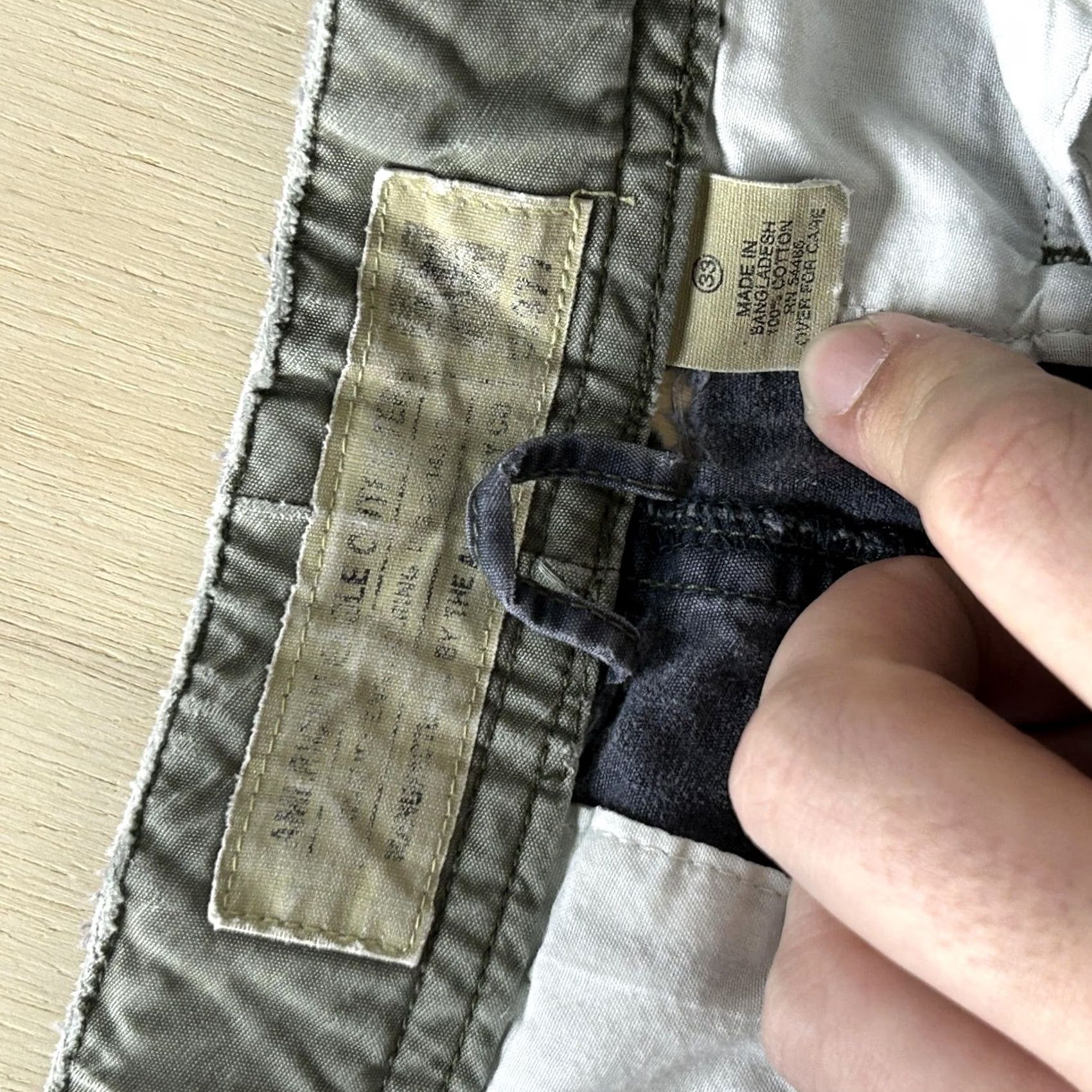 American Eagle Outfitters VINTAGE American Eagle Cargo Shorts Mens 33 Blue Canvas Distressed Cargo Pocket Shorts Relaxed Calf 11in Zip Mens Size US 33 - 4 Thumbnail
