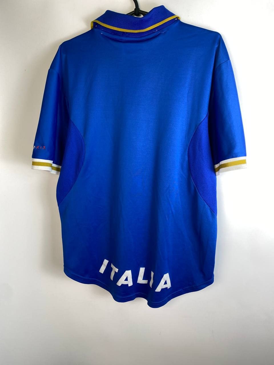 Nike × Vintage SIZE M ITALY 1996-1997 HOME FOOTBALL SHIRT JERSEY Size US M / EU 48-50 / 2 - 7 Thumbnail