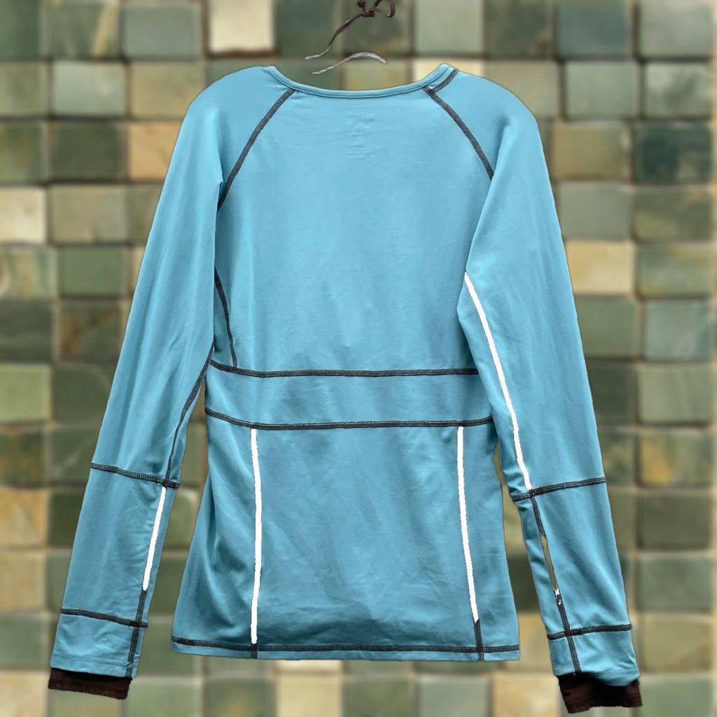 Mountain Hardwear Mountain Hardwear Layered Sport Top Womens Medium Blue Gorpcore Surf Y2k Pilates Mountain Hardwear Layered Sport Top Womens Medium Blue Gorpcore S Size M / US 6-8 / IT 42-44 - 1 Thumbnail