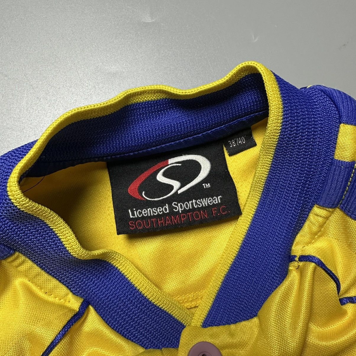 Vintage SOUTHAMPTON 2003/2004 FOOTBALL SOCCER AWAY JERSEY #9 BEATTIE Size US M / EU 48-50 / 2 - 7 Thumbnail