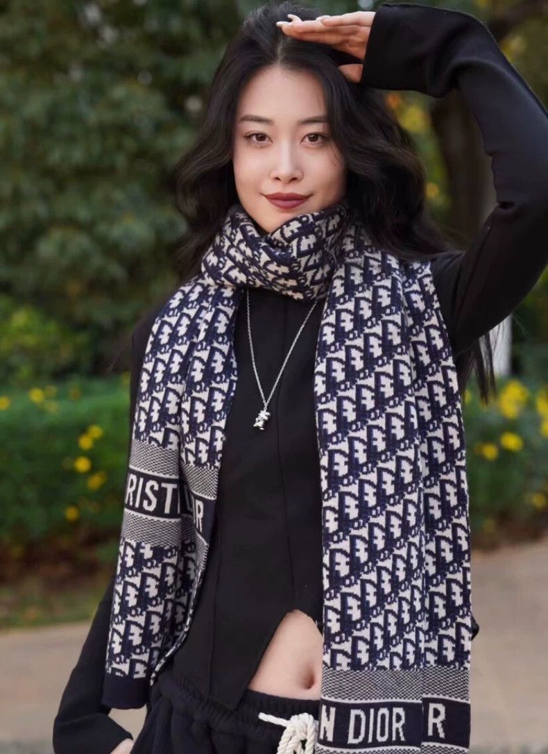 Dior Dior Color-matched logo jacquad full-printed wool shawl sca Size ONE SIZE - 8 Thumbnail