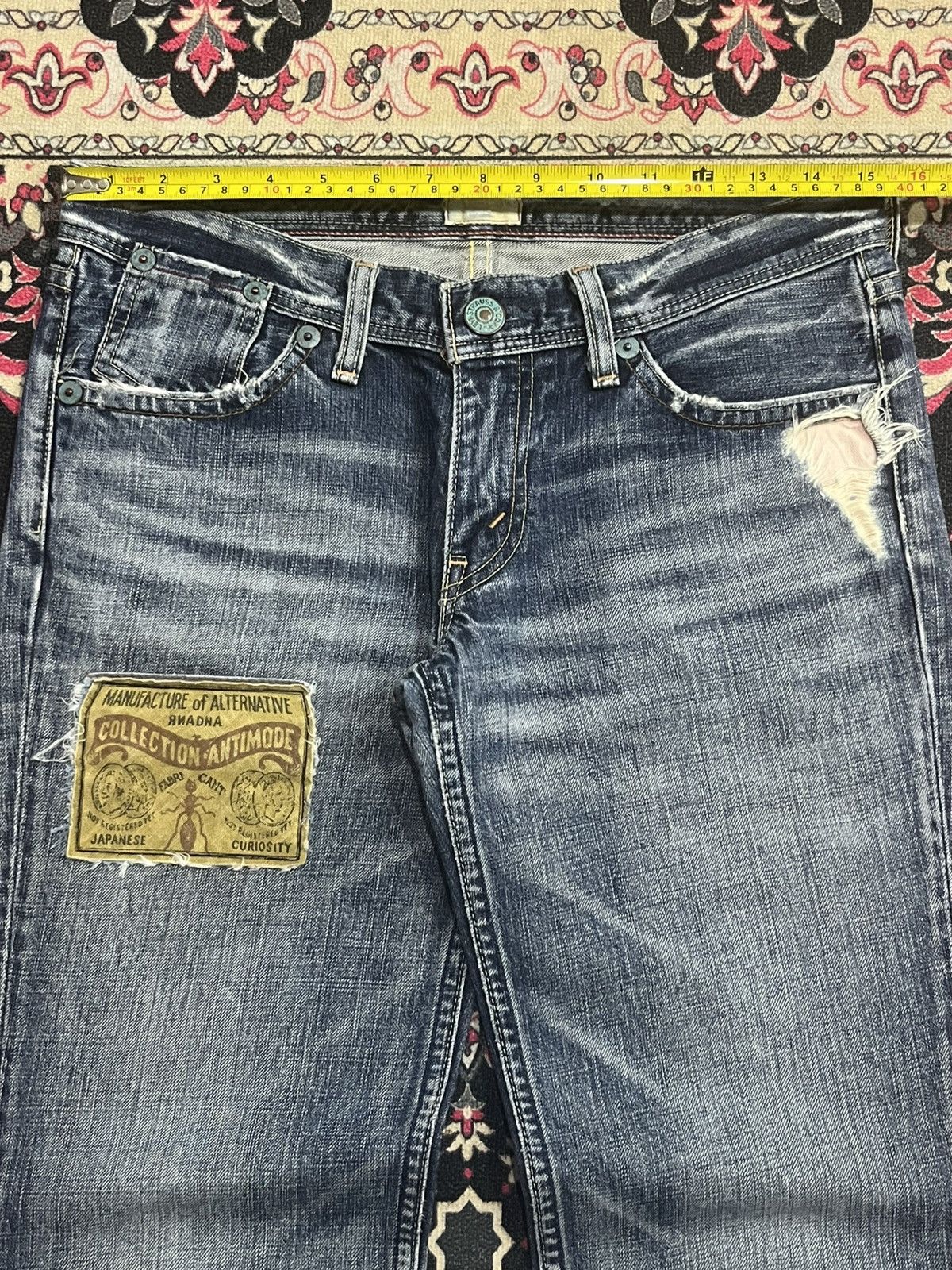Levi's Vintage Levi’s Whisker Blue Faded Washed Patches Unisex Jean Size US 28 / EU 44 - 13 Thumbnail