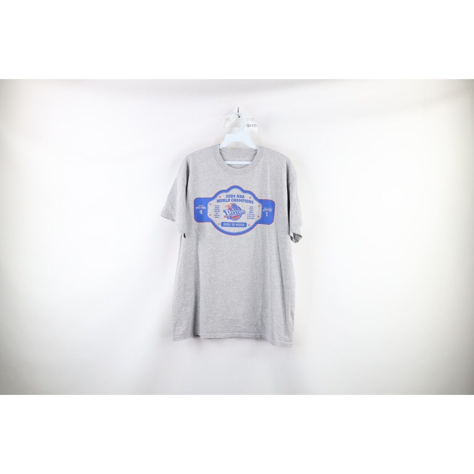 Vintage Vintage 2004 NBA Champs Detroit Pistons Basketball T-Shirt Size US M / EU 48-50 / 2 - 1 Thumbnail