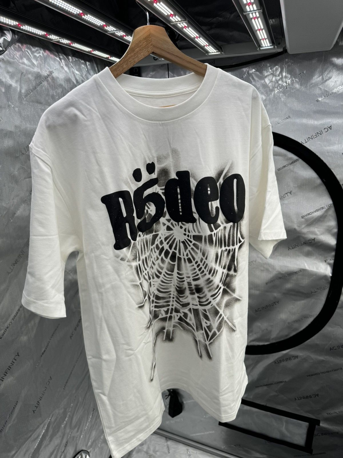 関税負担なし★Travis Scott Cactus Jack x Sp5der Tシャツ Travis Scott Cactus Jack x Sp5der Days Before Rodeo I Tee