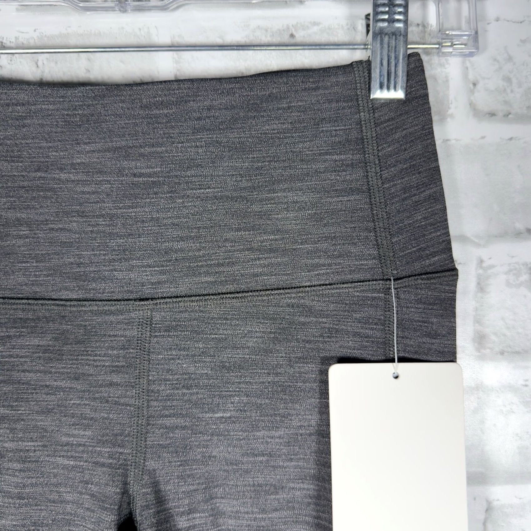 Lululemon VINTAGE Lululemon Gray Athletic Pants Womens Size 2 - (Note: Original contains NWT but not vintage; leaving as would misrepresent) Size 26" / US 2 / IT 38 - 2 Thumbnail