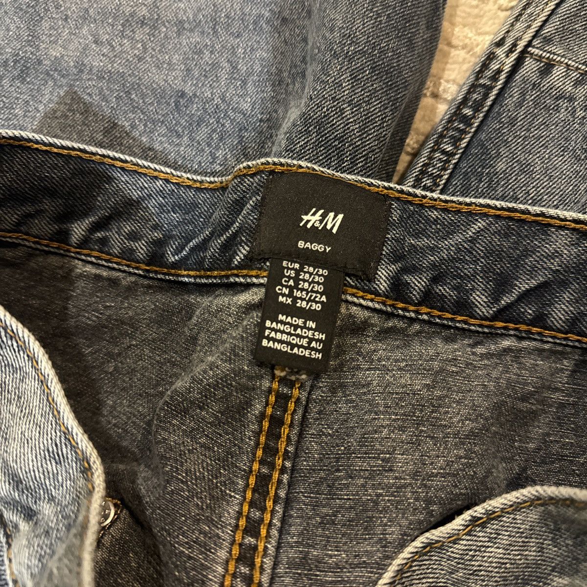 H&M Baggy darted dark denim blue jeans Size US 28 / EU 44 - 3 Thumbnail