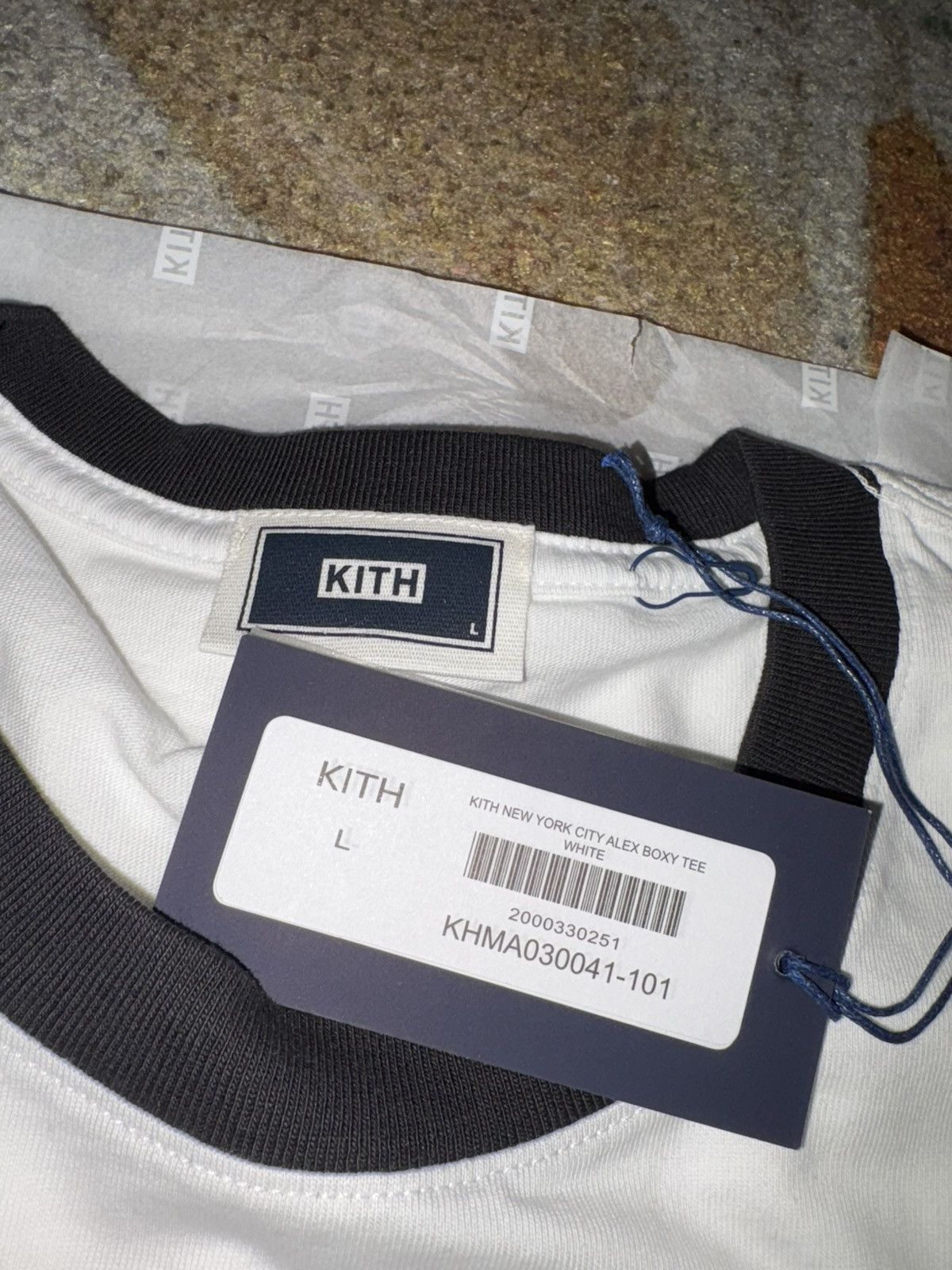 Kith KITH NEW YORK CITY ALEX BOXY TEE WHITE (INSTORE EXCLUSIVE) Size US L / EU 52-54 / 3 - 3 Thumbnail
