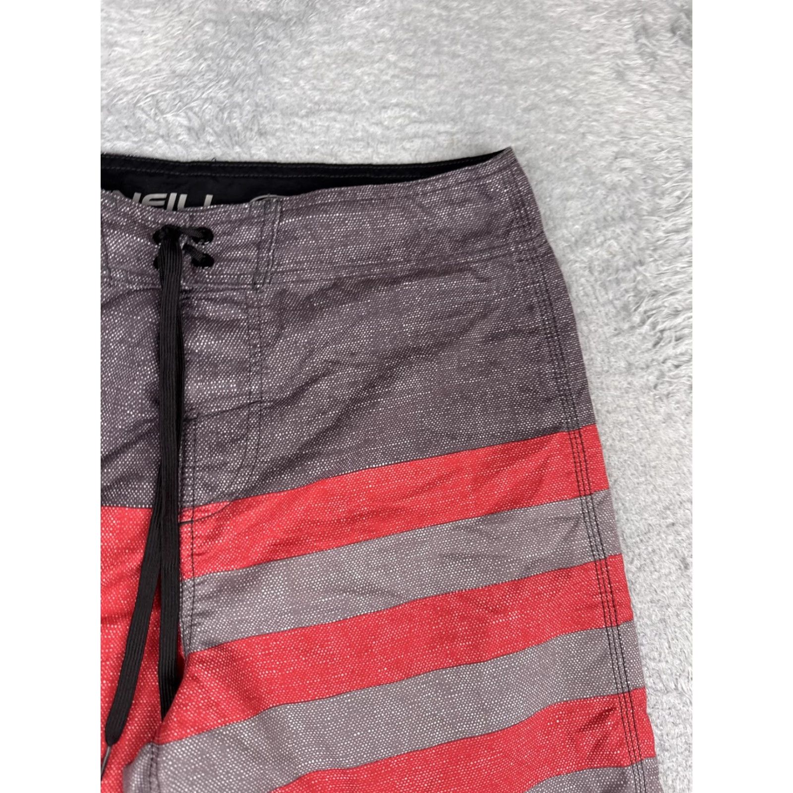 O'Neill O'Neill Board Shorts Mens 30 Red Gray Stripe Surf Beach Drawstring Pockets Trunks Size US 30 / EU 46 - 5 Thumbnail