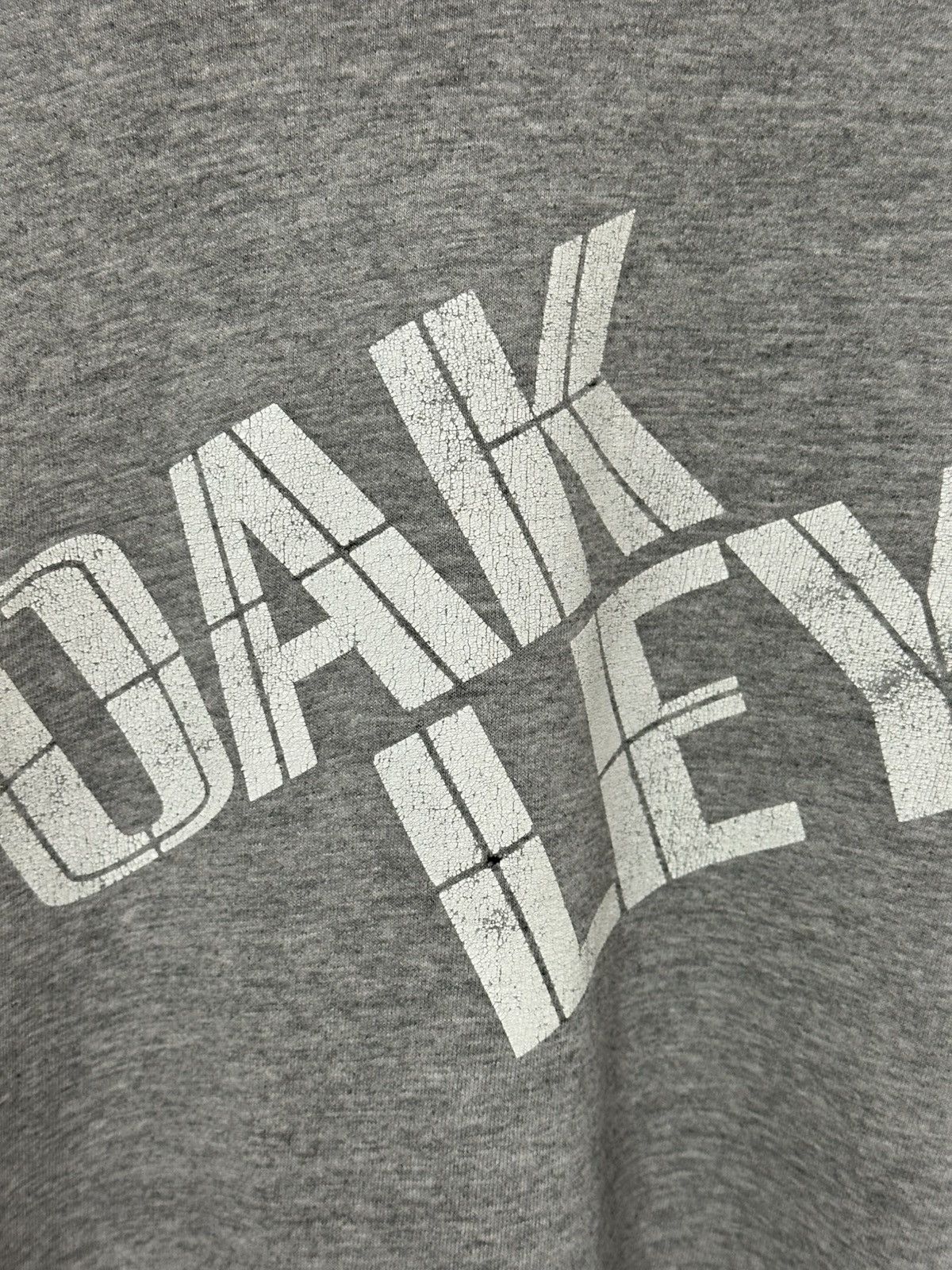 Oakley Vintage StreetWear Oakley t shirt Surf Size US XL / EU 56 / 4 - 3 Thumbnail