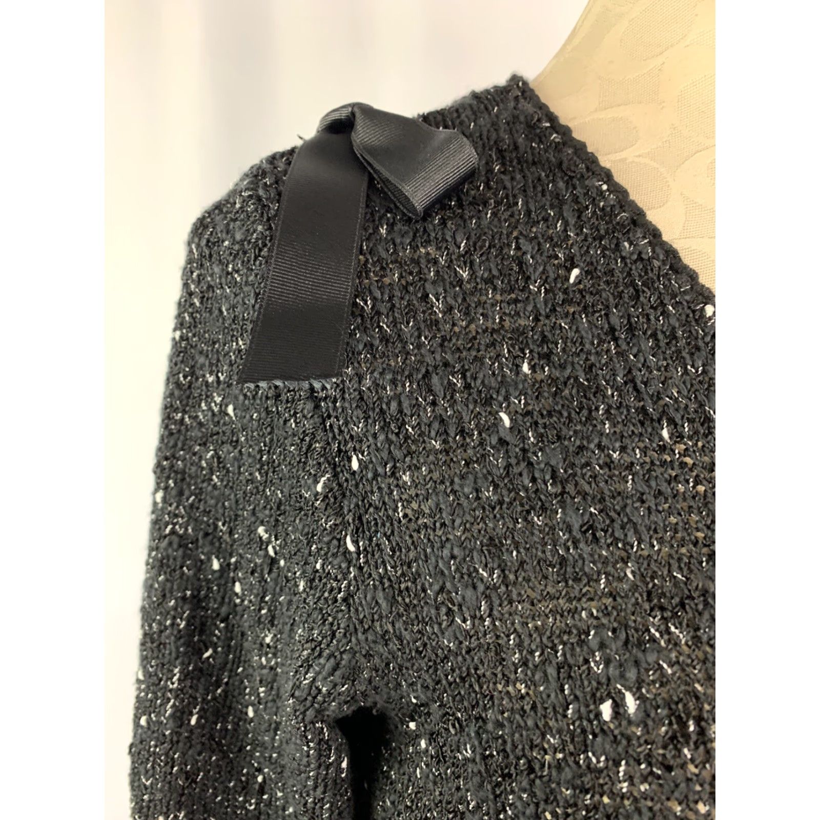 Vintage VINTAGE Large Elaris Women's Black Nubby Sweater Scalloped Hem Grosgrain Ribbon Detail 100% Rayon Made in USA Womens L Black Sweater 90s Event Size L / US 10 / IT 46 - 5 Thumbnail