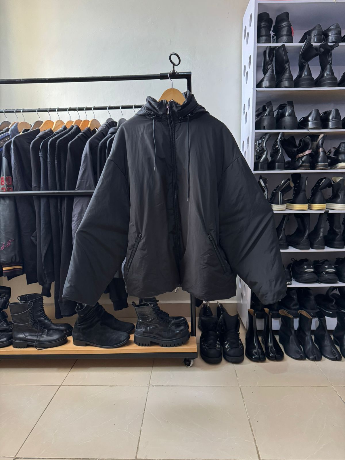 Balenciaga 🕷️💥 Balenciaga back logo jacket Size US M / EU 48-50 / 2 - 4 Thumbnail
