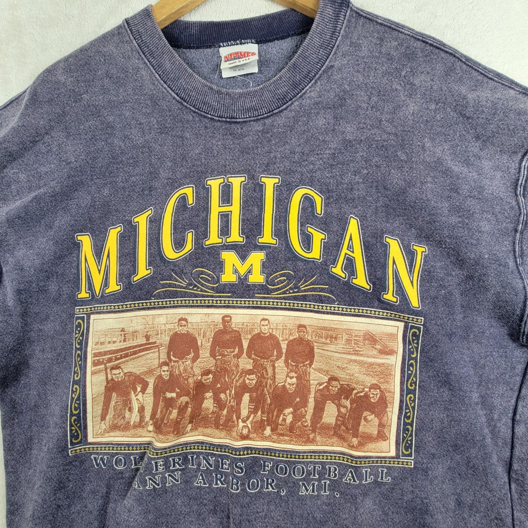 Nutmeg VINTAGE University of Michigan Wolverines Gray Long Sleeve Mens L NutMeg Logo Pullover Shirt/ Sweatshirt Size US L / EU 52-54 / 3 - 2 Thumbnail