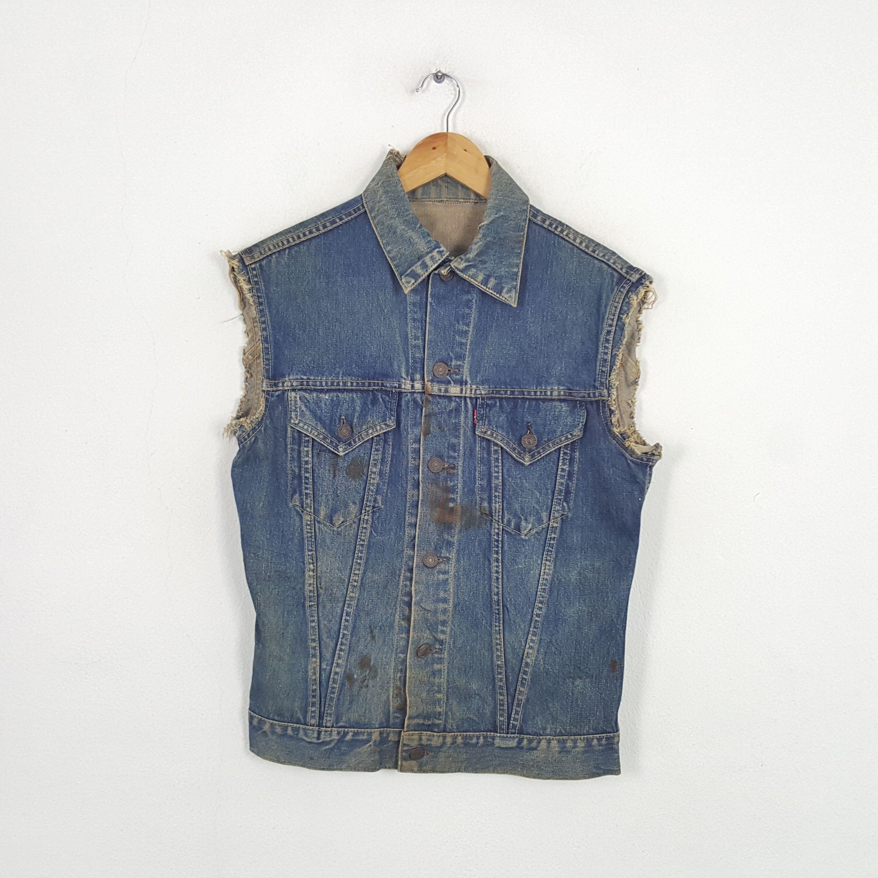 Levi's × Vintage Vintage Levi's 501 Big E Distressed Sleeveless Denim Jacket Size US S / EU 44-46 / 1 - 2 Thumbnail