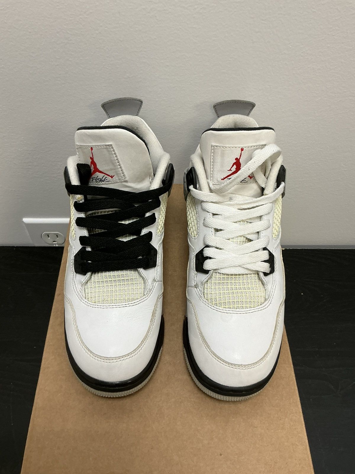 Jordan Brand Jordan 4 white cement 2016 (gs) Size US 6.5 / EU 39-40 - 3 Thumbnail