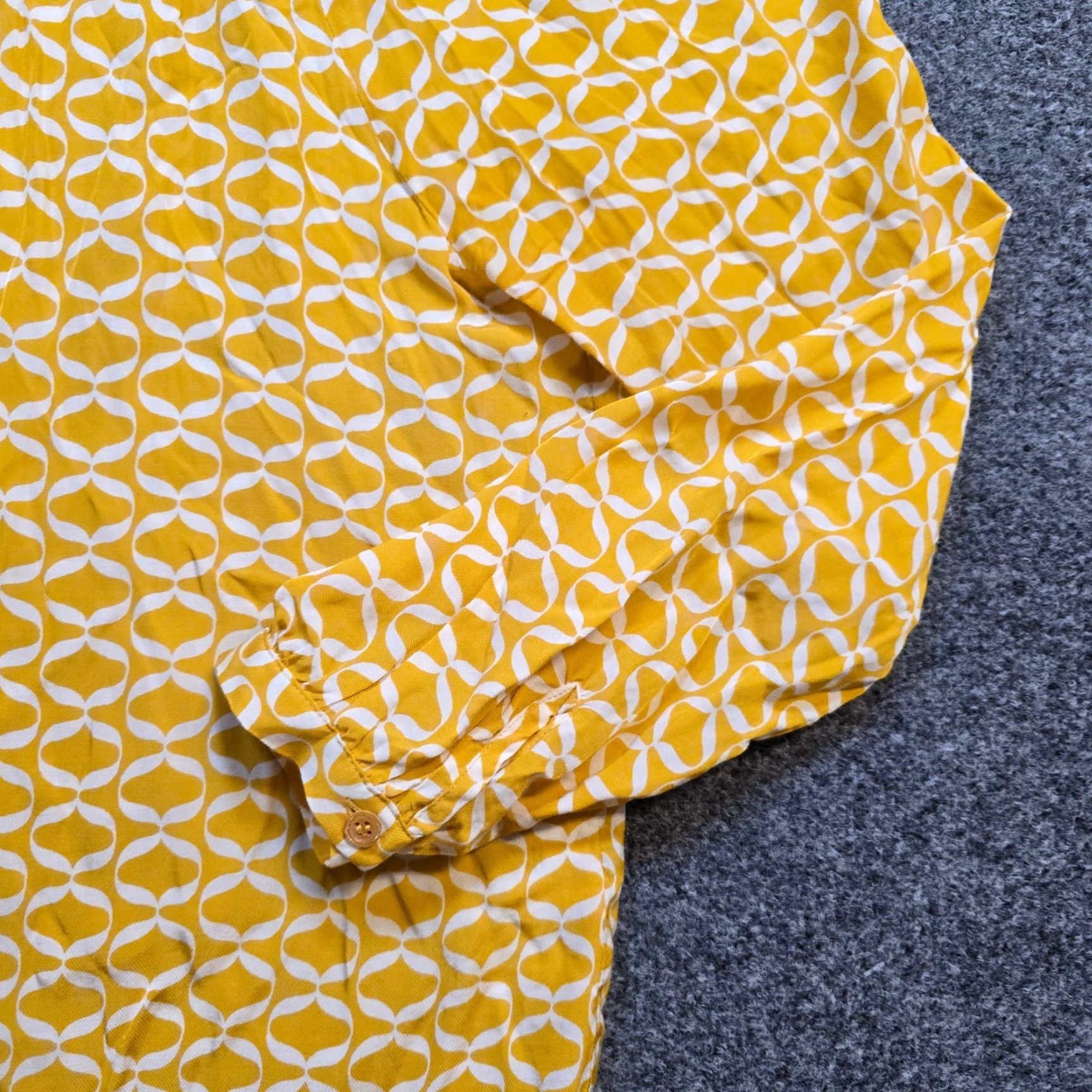 Boden Boden Button-Up Top Womens 6 Yellow White Geometric Long Sleeve Preppy Career Casual Shirt Womens Regular Small details not necessary Size M / US 6-8 / IT 42-44 - 3 Thumbnail