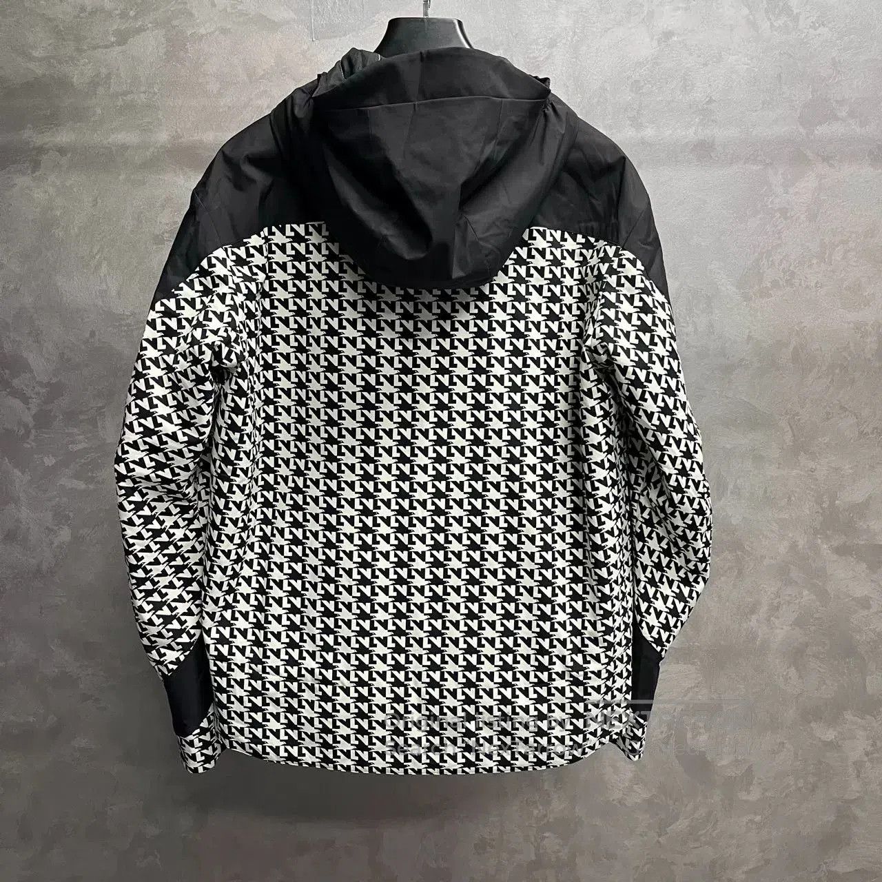 Louis Vuitton Louis Vuitton Houndstooth Zip Hooded Jacket. Size US S / EU 44-46 / 1 - 4 Thumbnail