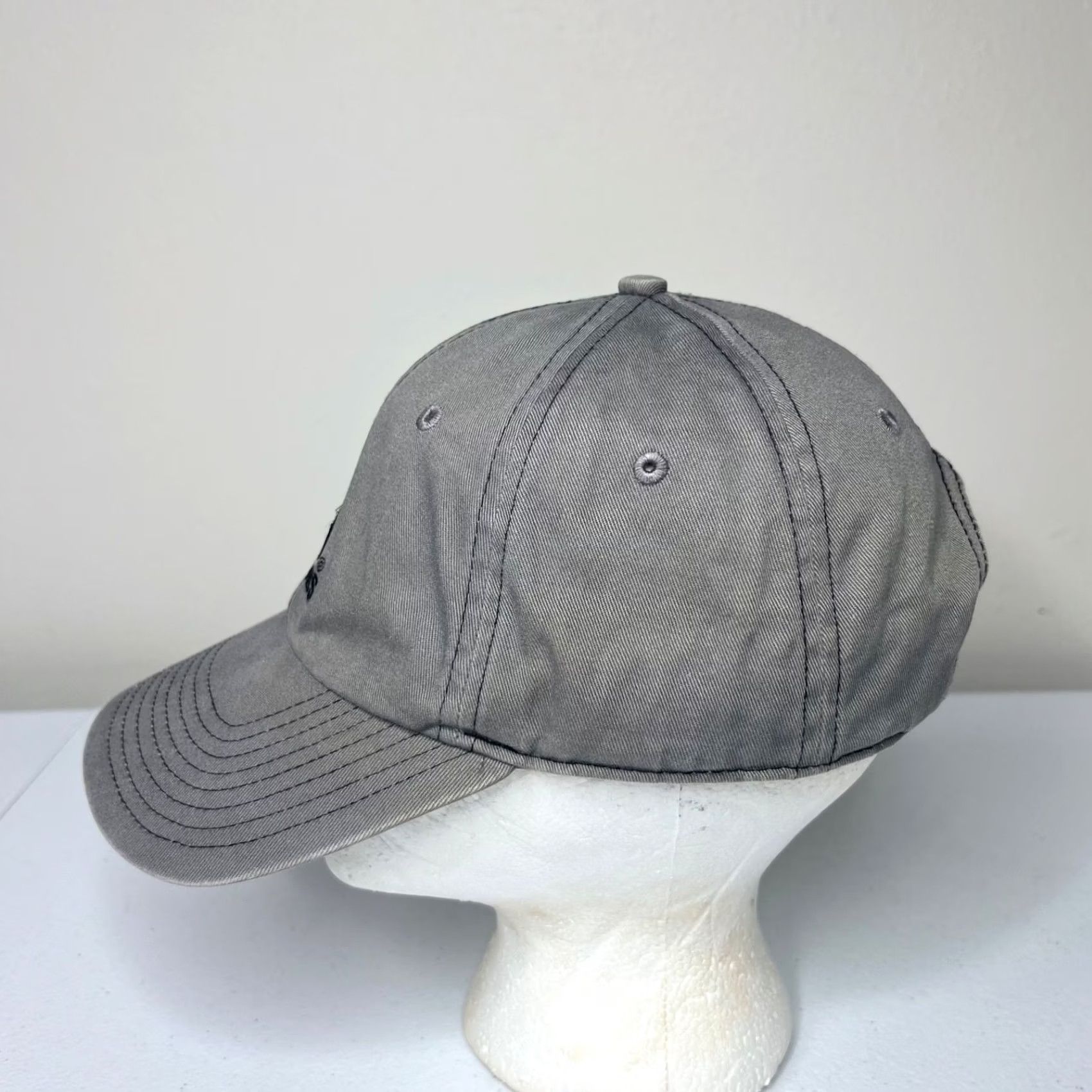 Adidas VINTAGE Adidas Hat Cap Gray Strapback OSFM Embroidered Logo Baseball Cap Men One Size Floyd? Size ONE SIZE - 4 Thumbnail