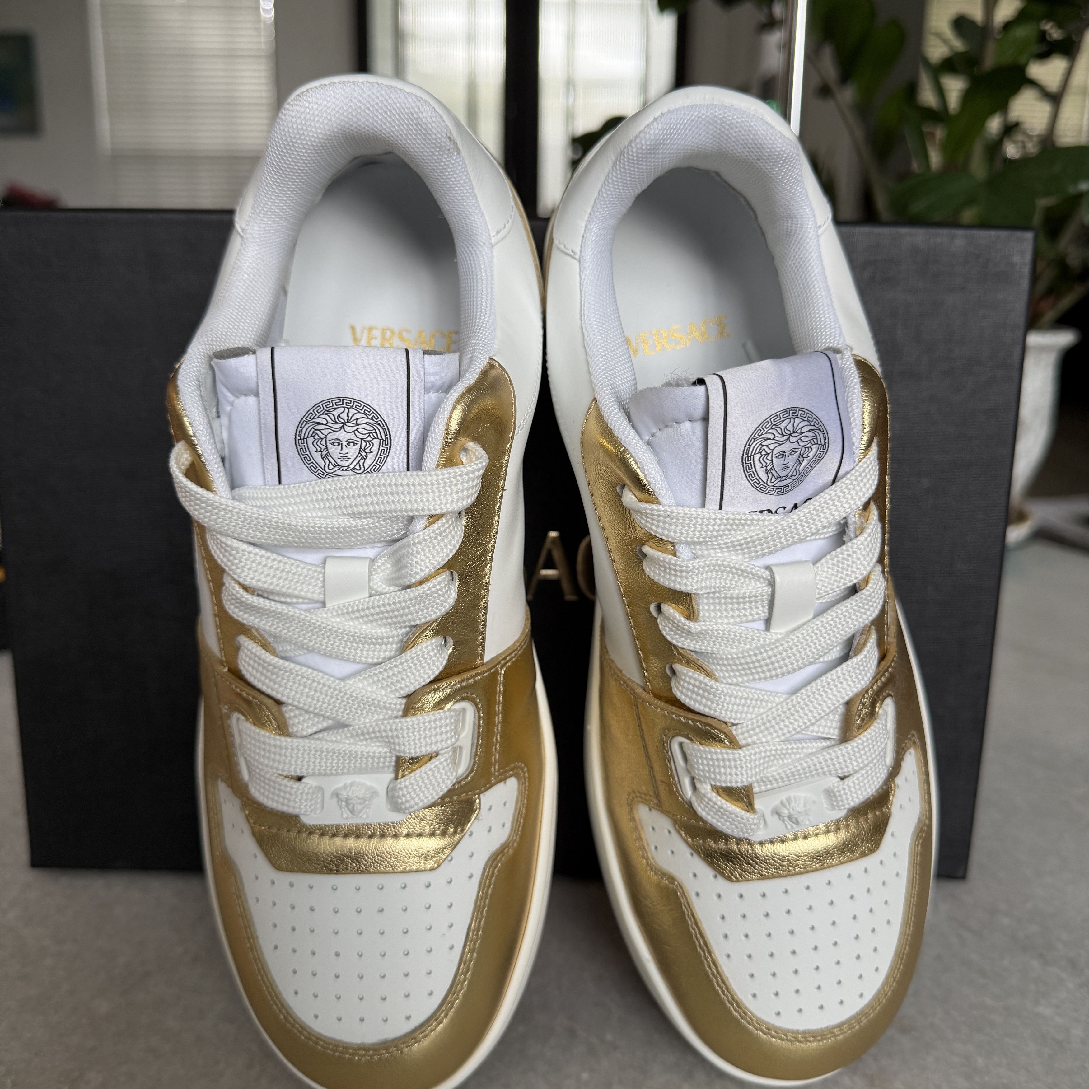 Versace Versace Medusa Leather Women's Sneaker Shoe, 1014316, 39.5 Size US 9.5 / IT 39.5 - 6 Thumbnail
