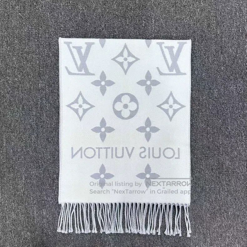 Louis Vuitton Louis Vuitton Grey double-sided full print scarf Size ONE SIZE - 1 Thumbnail