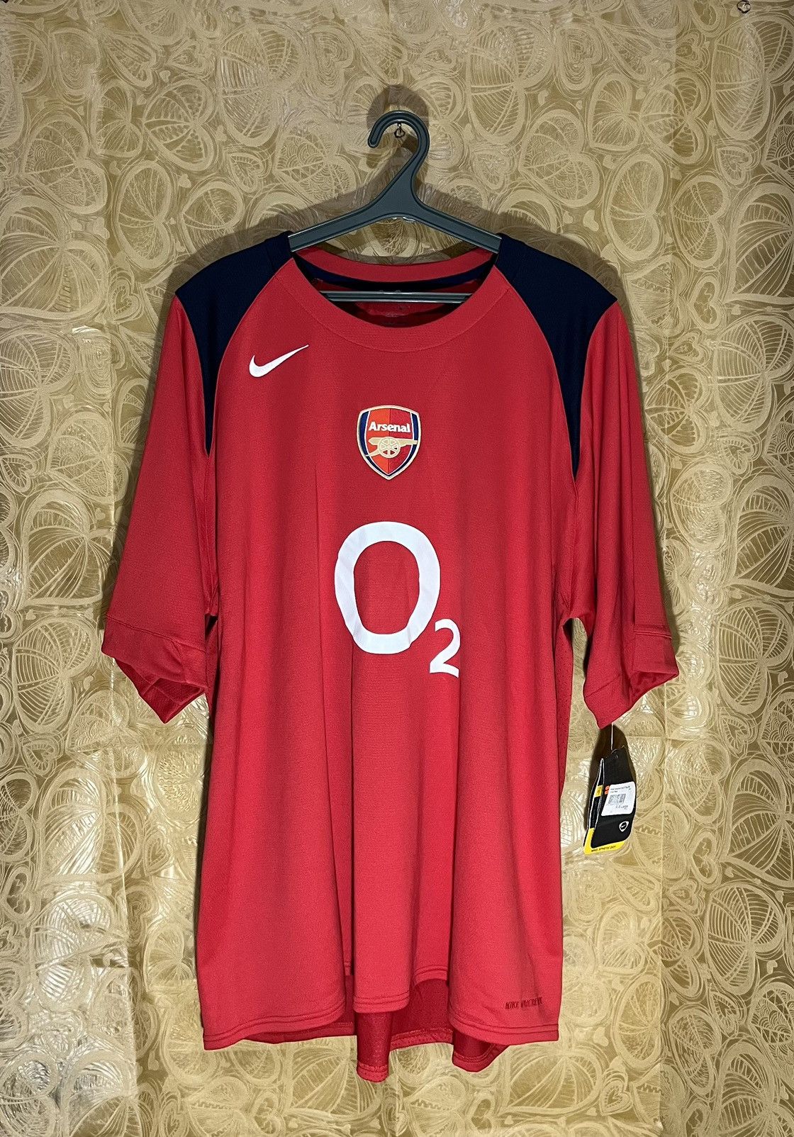 image of Vintage Arsenal 2005/2006 Nike Soccer Jersey in Red, Men's (Size 2XL)