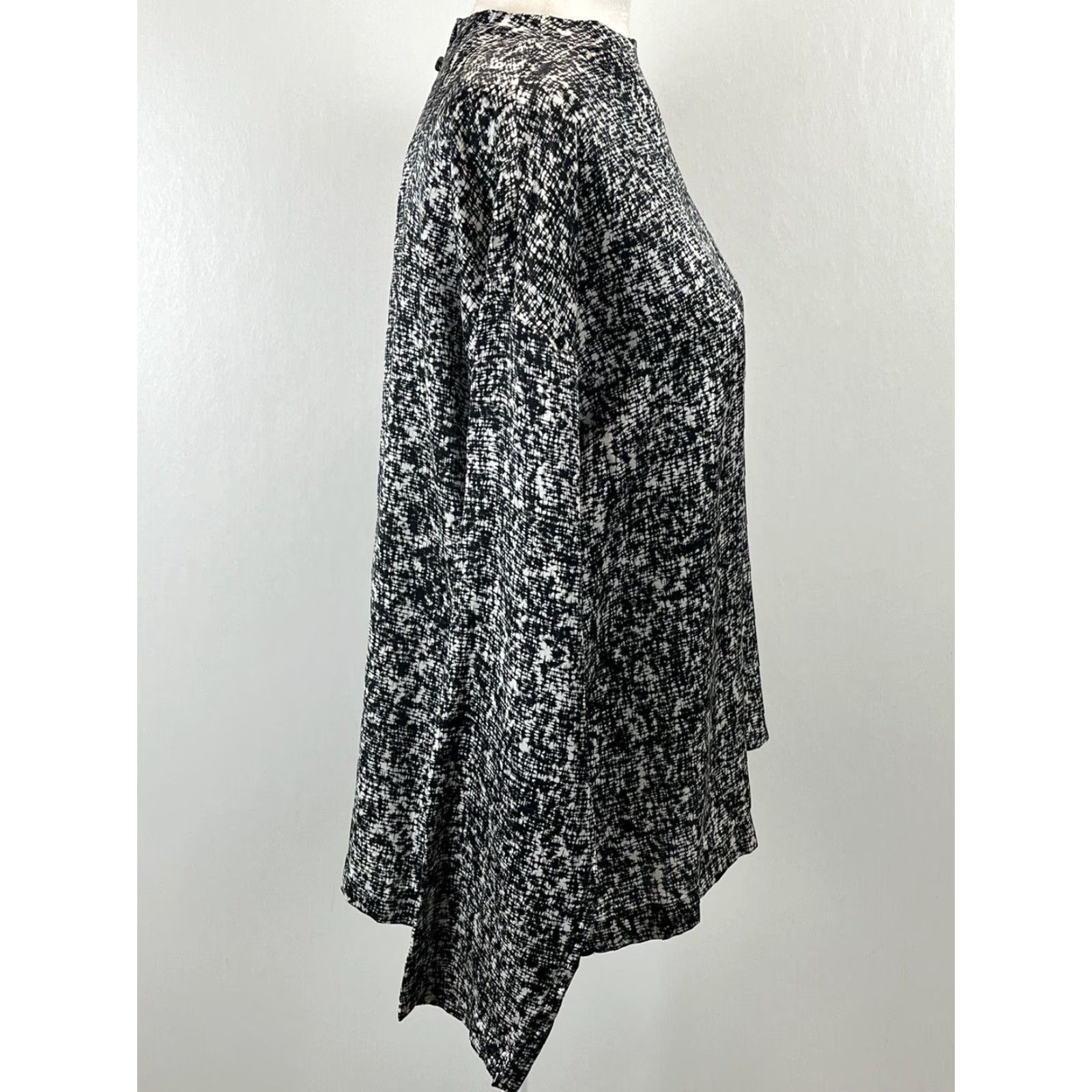 Eileen Fisher Eileen Fisher Blouse Silk Blend Funnel Neck Sz Small VGUC Black White Classic Multicolor Colorful Long Sleeve Regular Women Size S / US 4 / IT 40 - 4 Thumbnail