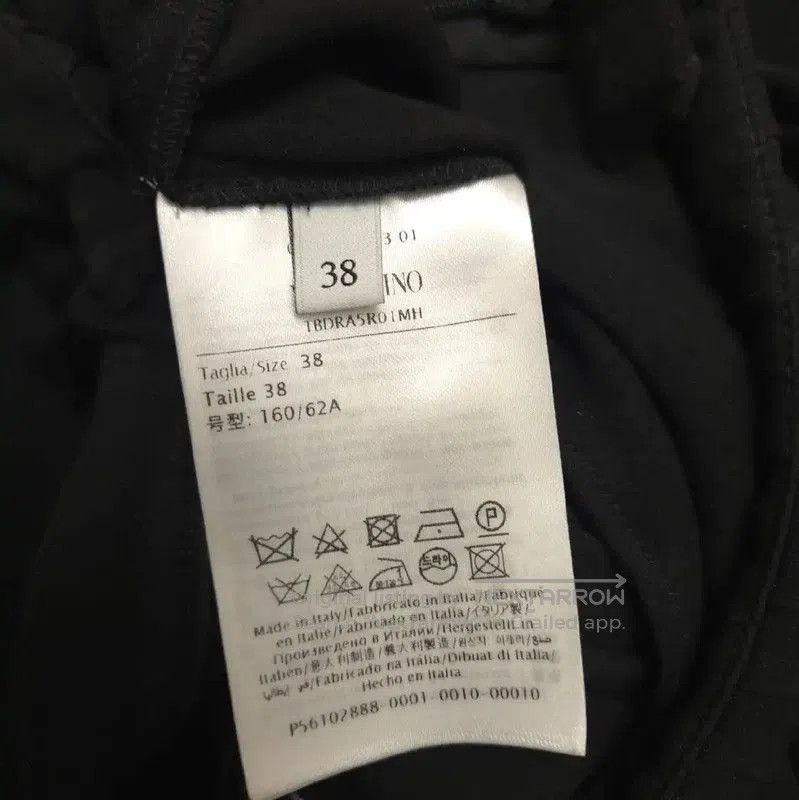 Valentino Valentino Black Pleated Silk Midi Skirt . Size 28" / US 6 / IT 42 - 5 Thumbnail