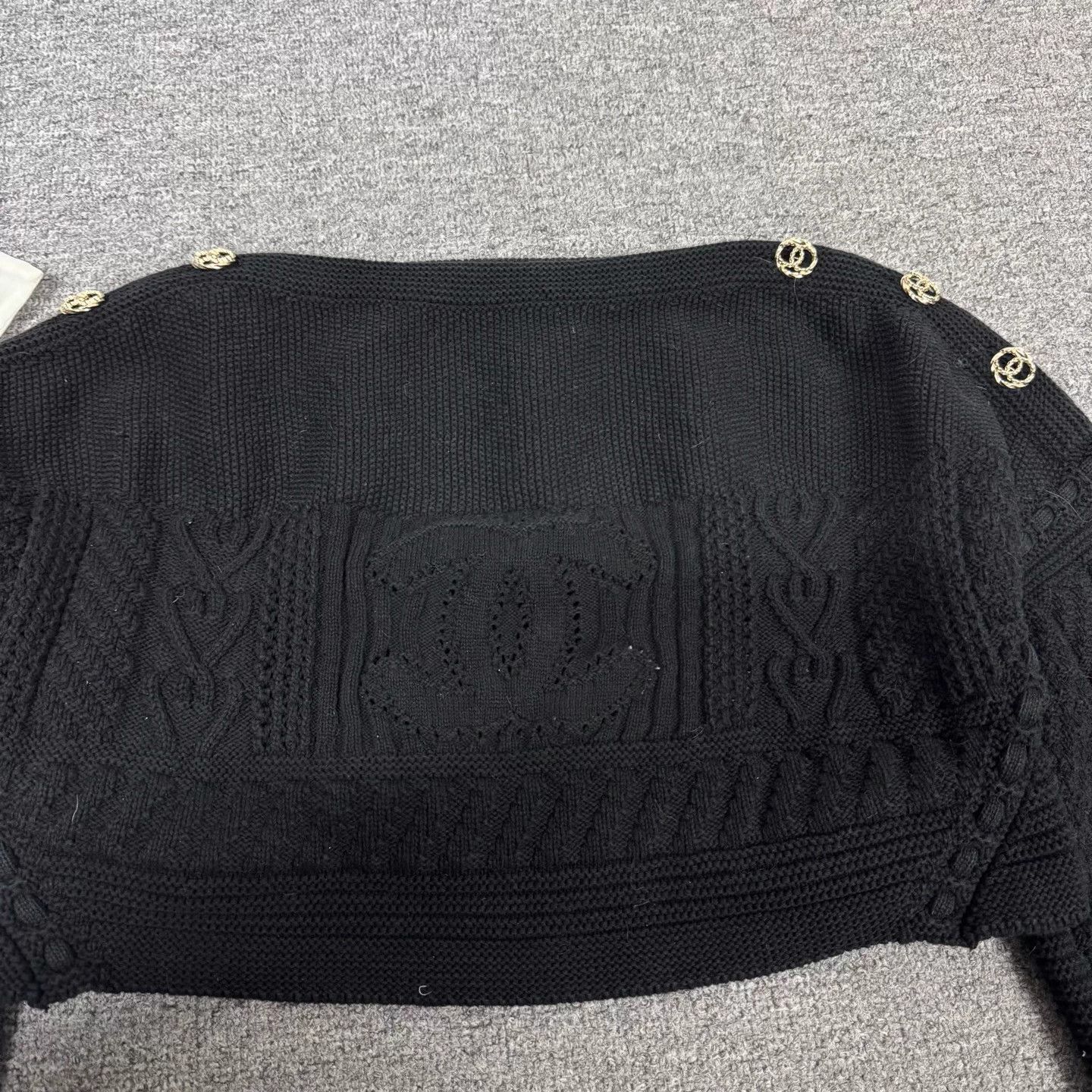 Chanel Chanel Women Off-the-shoulder Large CC Logo Knit Sweater 34 Size XS / US 0-2 / IT 36-38 - 5 Thumbnail