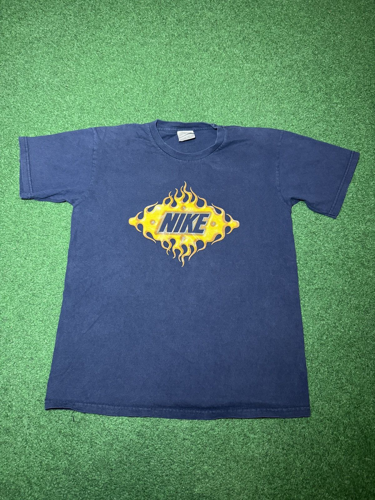 Nike Vintage Nike Y2K Flame Tribal Jnco Skater 19x26 Med T Shirt Size US M / EU 48-50 / 2 - 1 Thumbnail