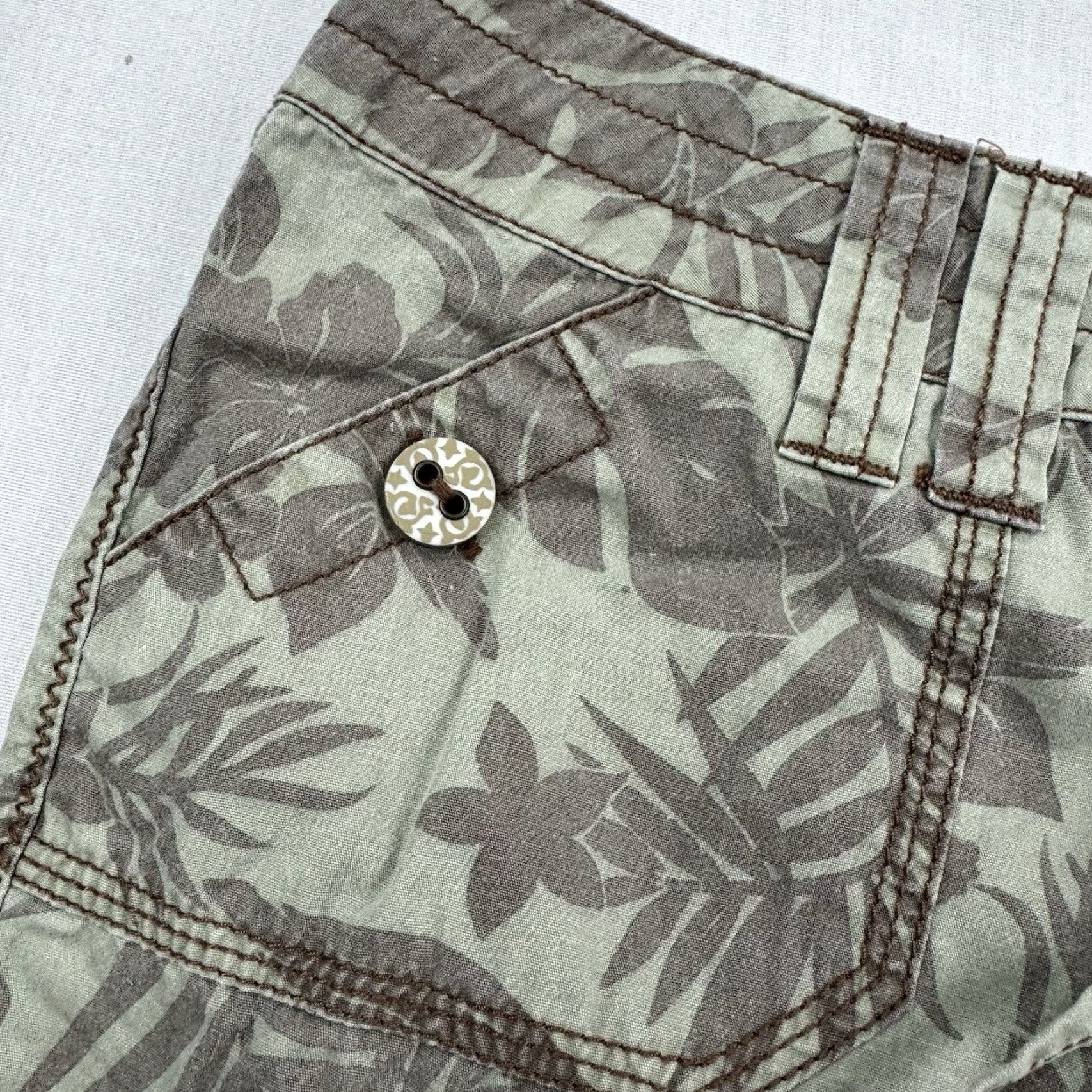 Vintage VINTAGE SO Skirt Womens 5 Mini Floral Green Hippie Hipster Y2K 2000s Boys Girls Mens Womens Size 27" / US 4 / IT 40 - 4 Thumbnail