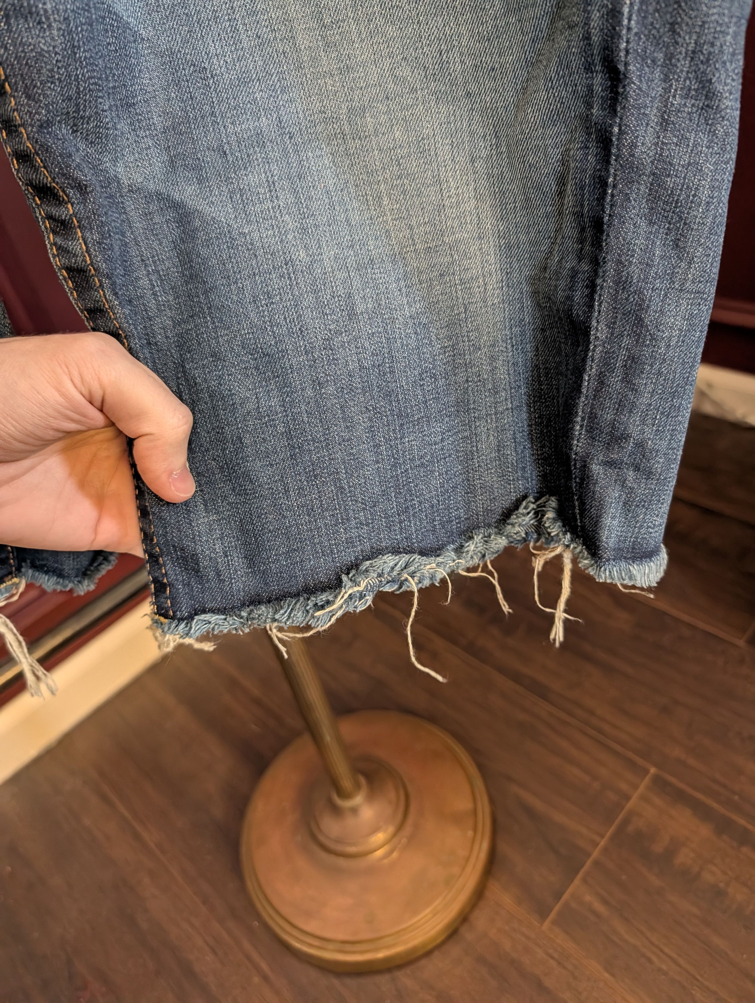 True Religion Vintage MiUSA cutoff blue denim jean shorts raw Size US 37 - 6 Thumbnail