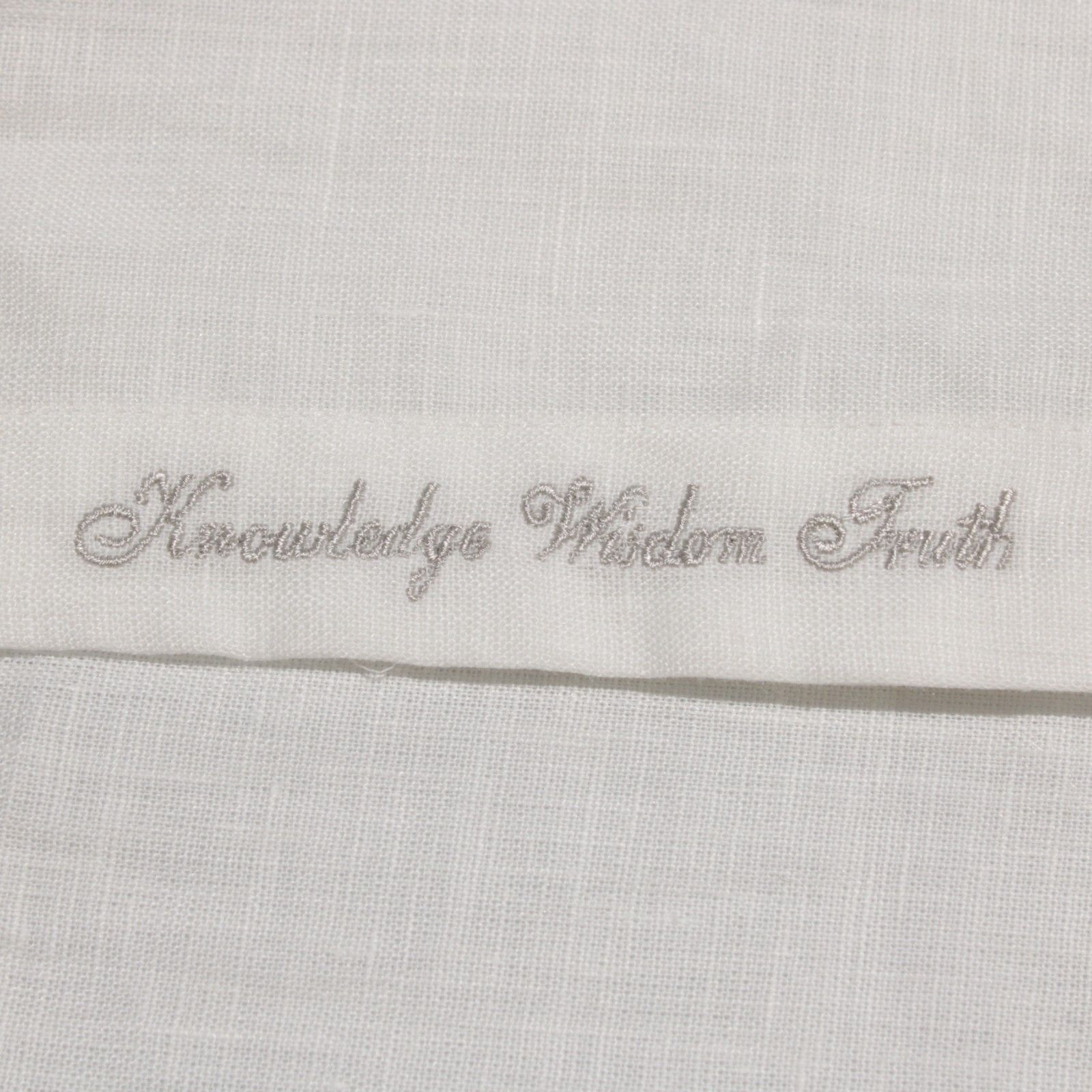 Robert Graham Robert Graham New with tags Shirt Size M US In White Size US M / EU 48-50 / 2 - 6 Thumbnail