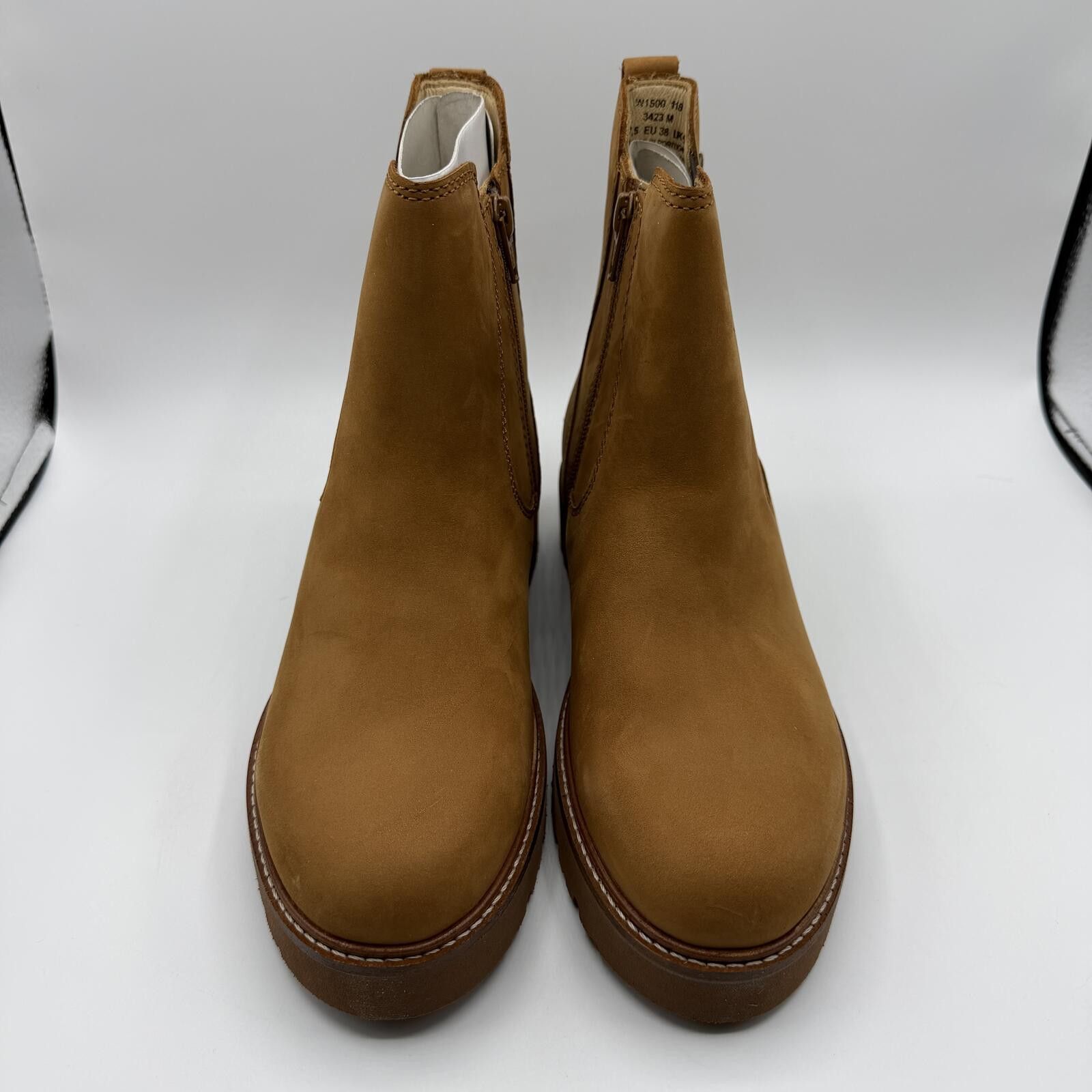 Samuel Hubbard Samuel Hubbard Made in Portugal Van Ness Chelsea Boot Nubuck Size US 7.5 / IT 37.5 - 2 Thumbnail
